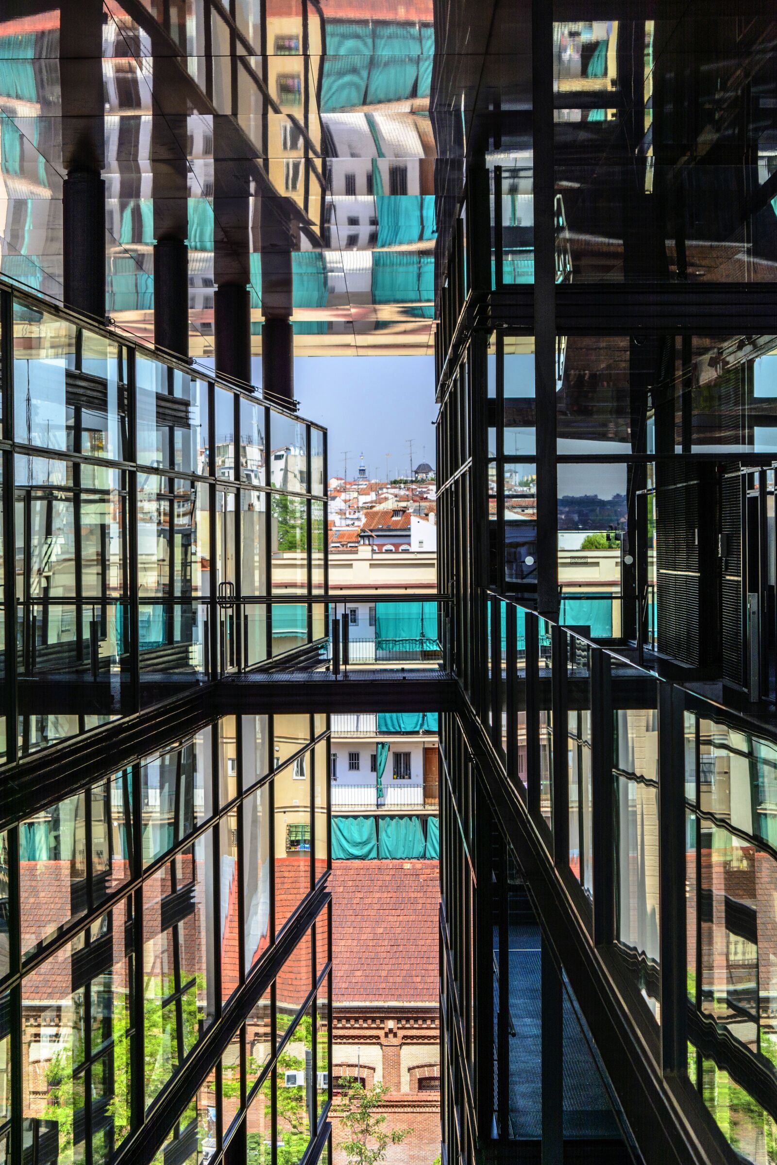 Nikon D5200 sample photo. Architecture, open air, glass photography