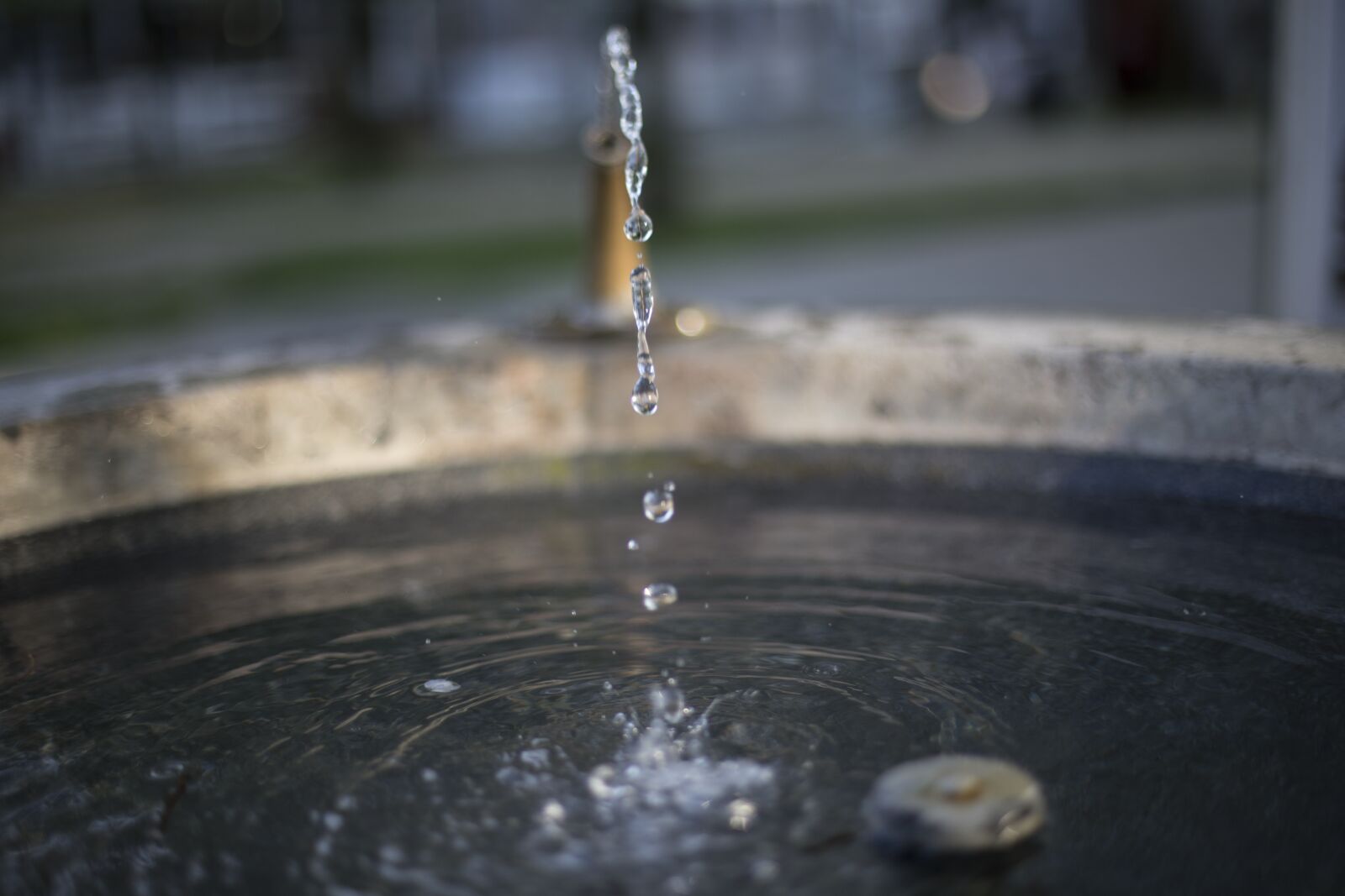 Canon EOS 6D + Canon EF 50mm F1.4 USM sample photo. Fountain, freeze, slow, motion photography