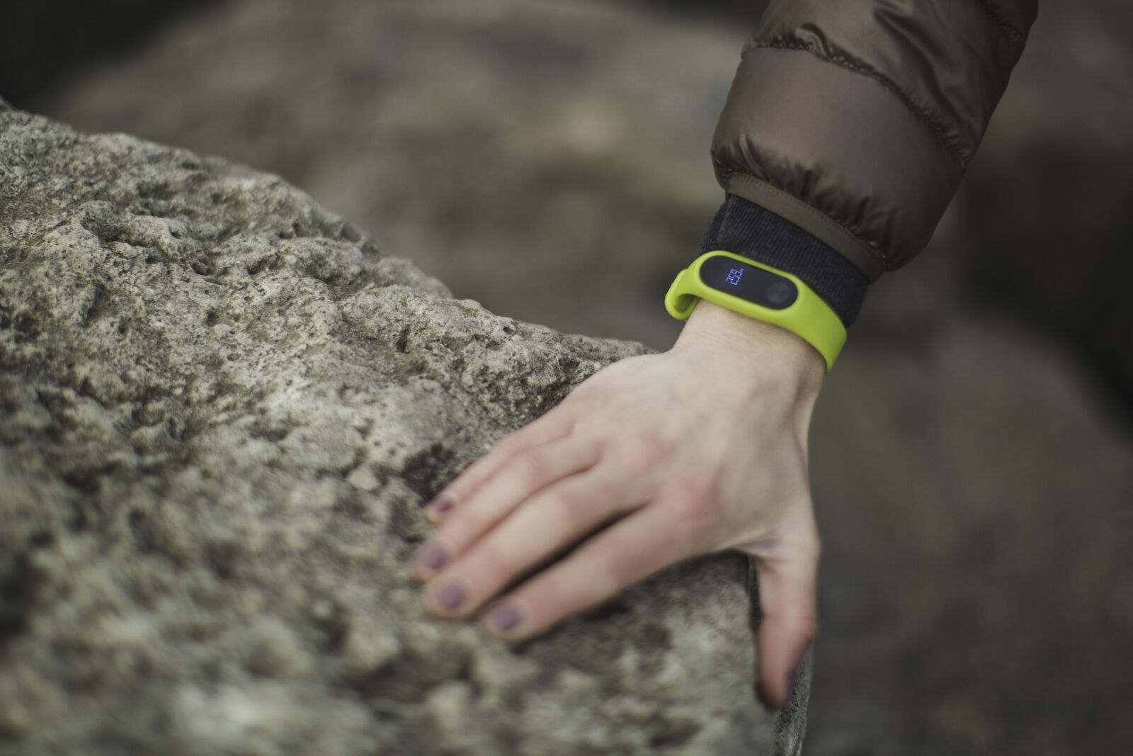 Canon EF 50mm F1.2L USM sample photo. Person, wearing, yellow, fitness photography