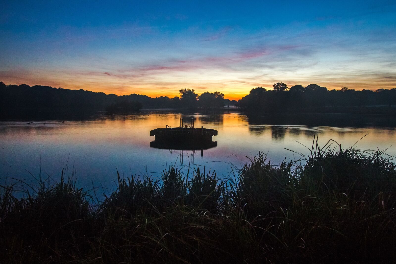 Canon EF-S 10-22mm F3.5-4.5 USM sample photo. Lake, nature, twilight photography
