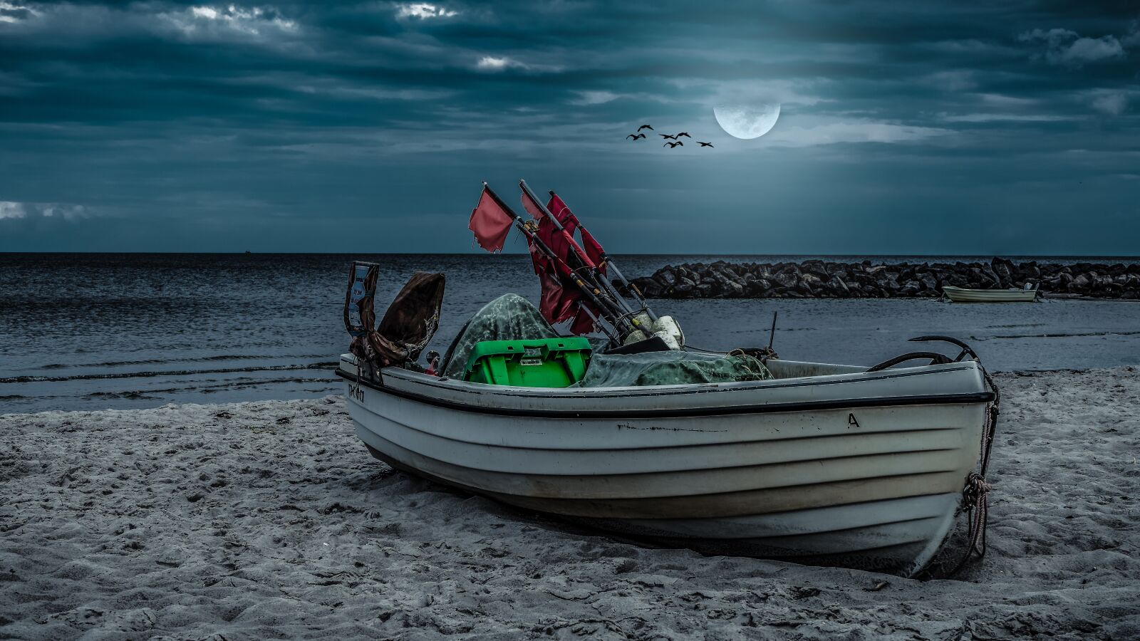 Sony a7 II + Sony FE 28-70mm F3.5-5.6 OSS sample photo. Night, evening, boat photography