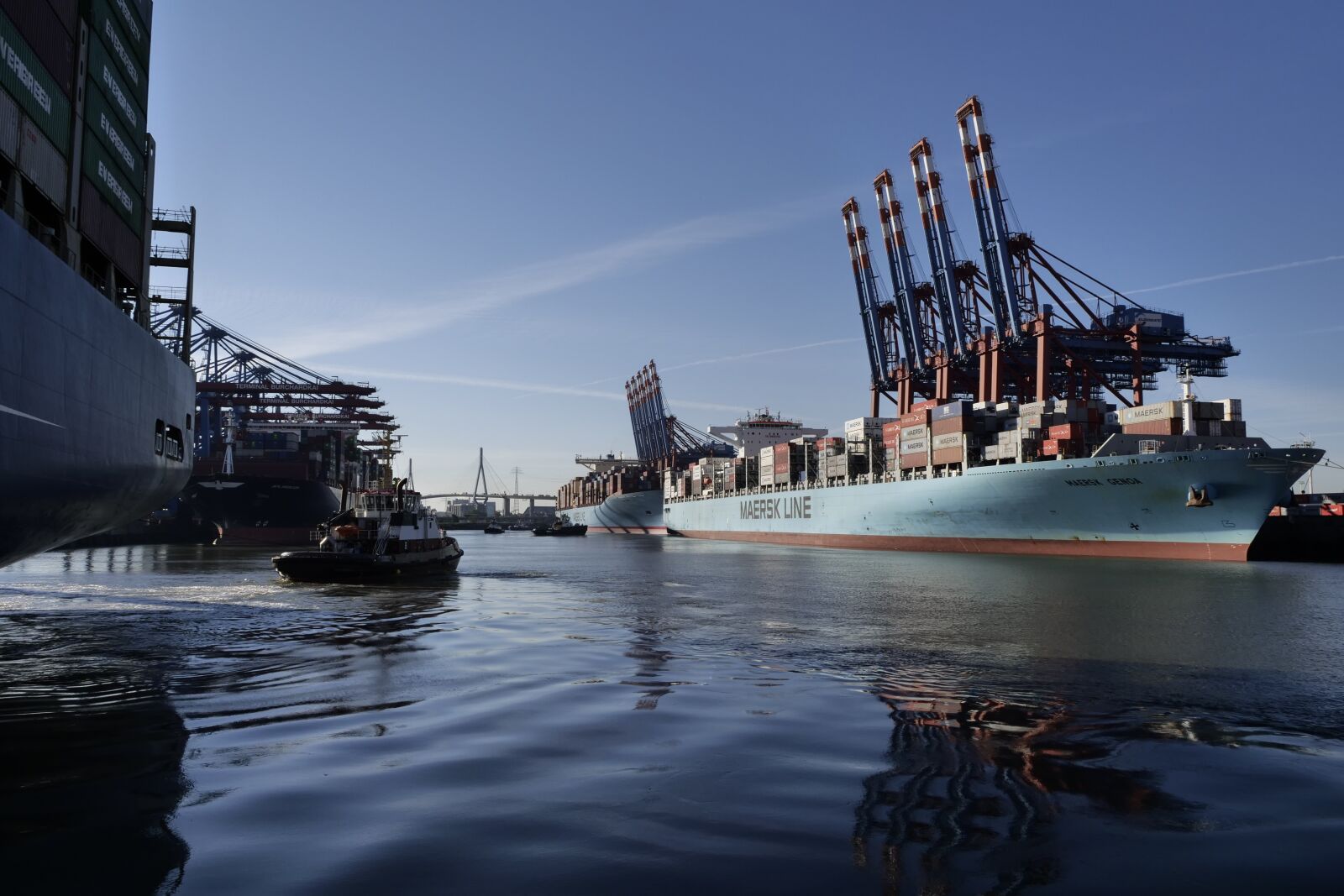 Panasonic Lumix DC-G9 sample photo. Hamburg, port, port city photography