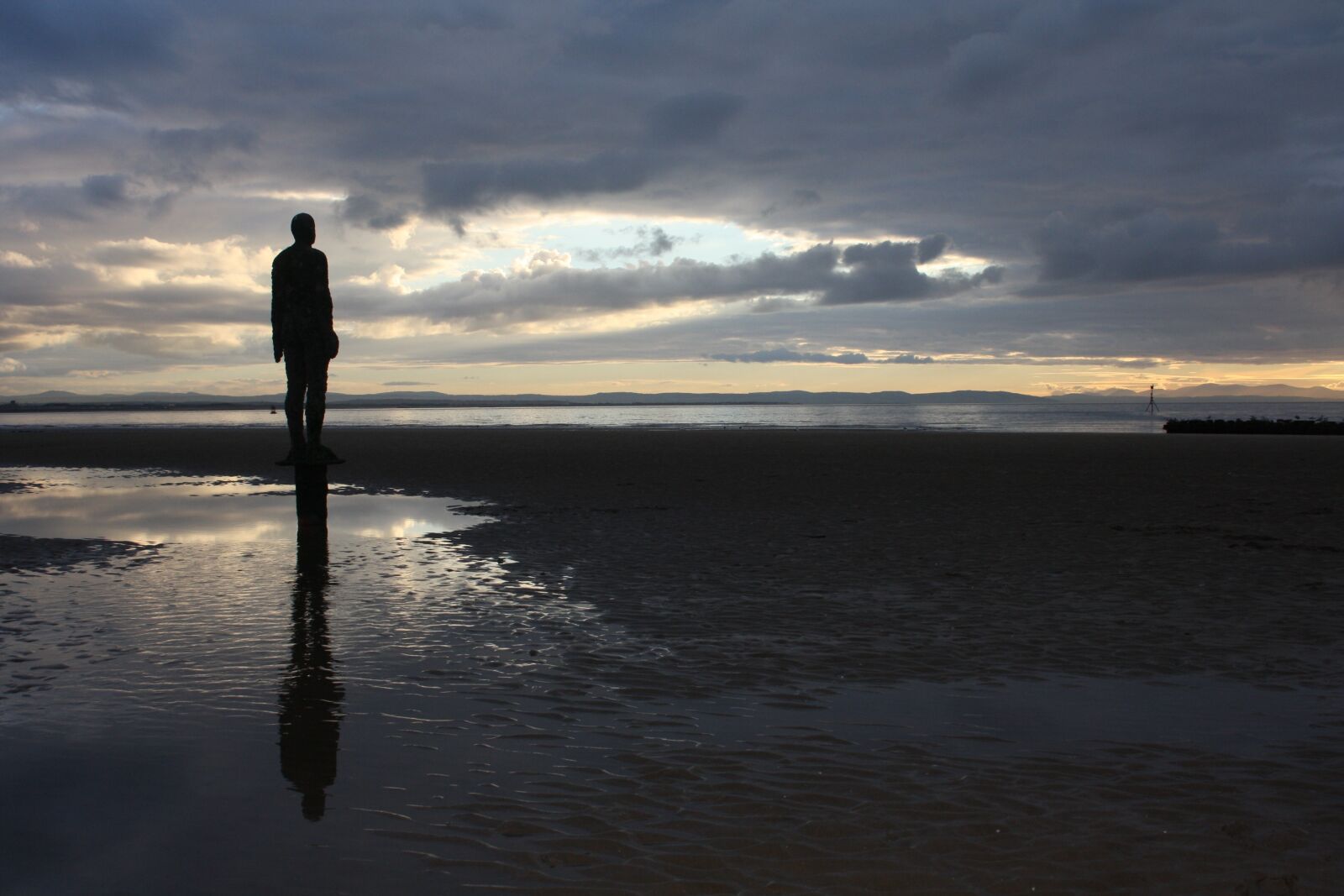 Canon EOS 1000D (EOS Digital Rebel XS / EOS Kiss F) sample photo. Crosby, beach, liverpool photography