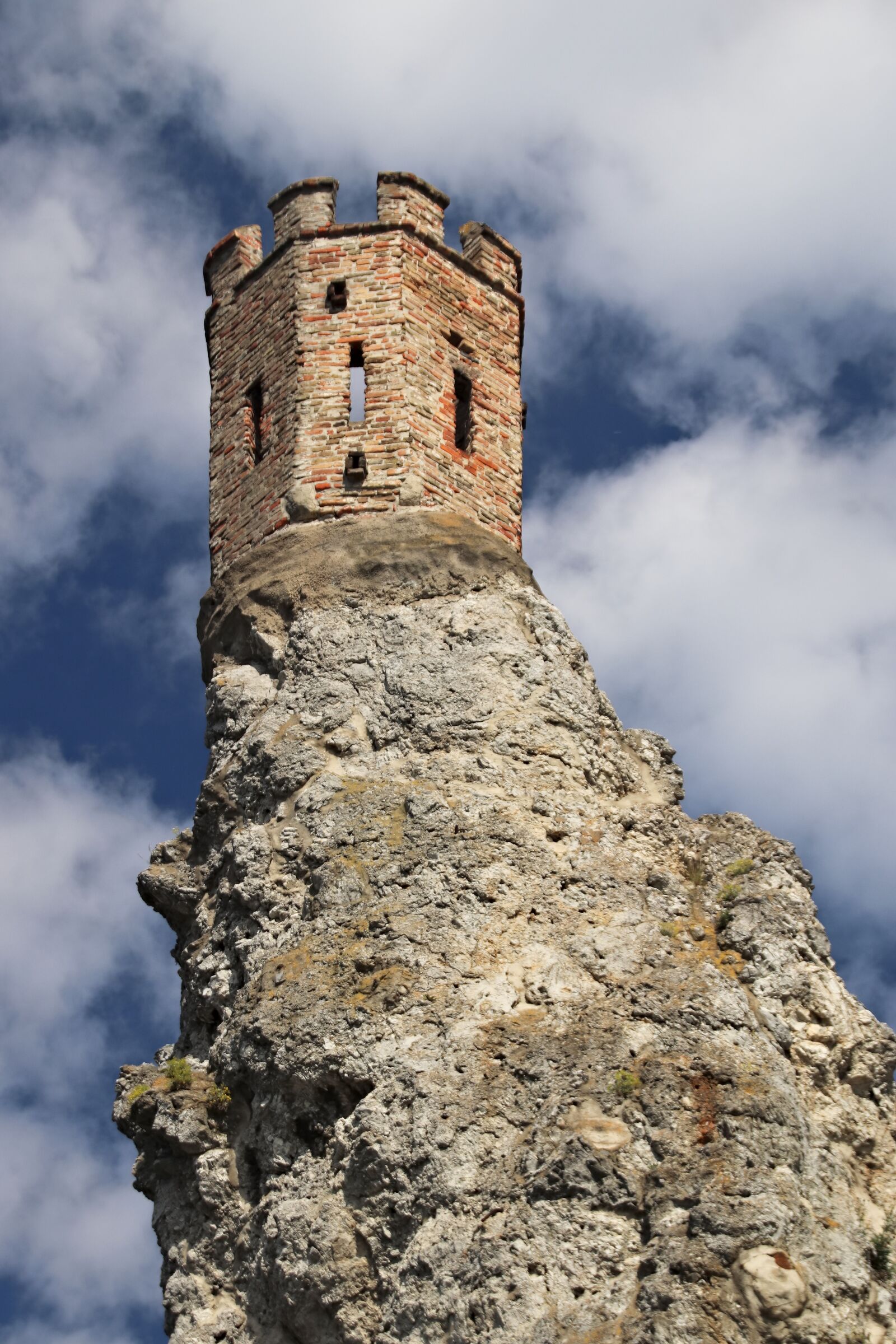 Canon EOS 77D (EOS 9000D / EOS 770D) sample photo. Castle, ruins, tower photography