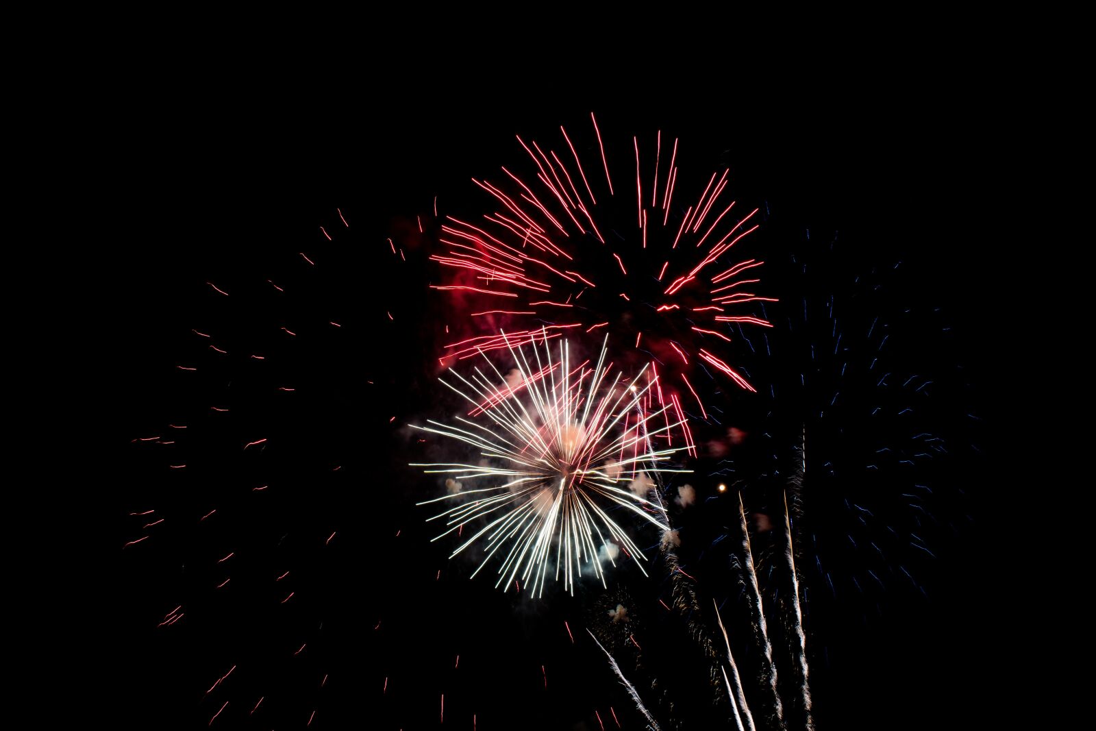 Minolta AF 24-50mm F4 sample photo. Fireworks, firework, pyrotechnics photography