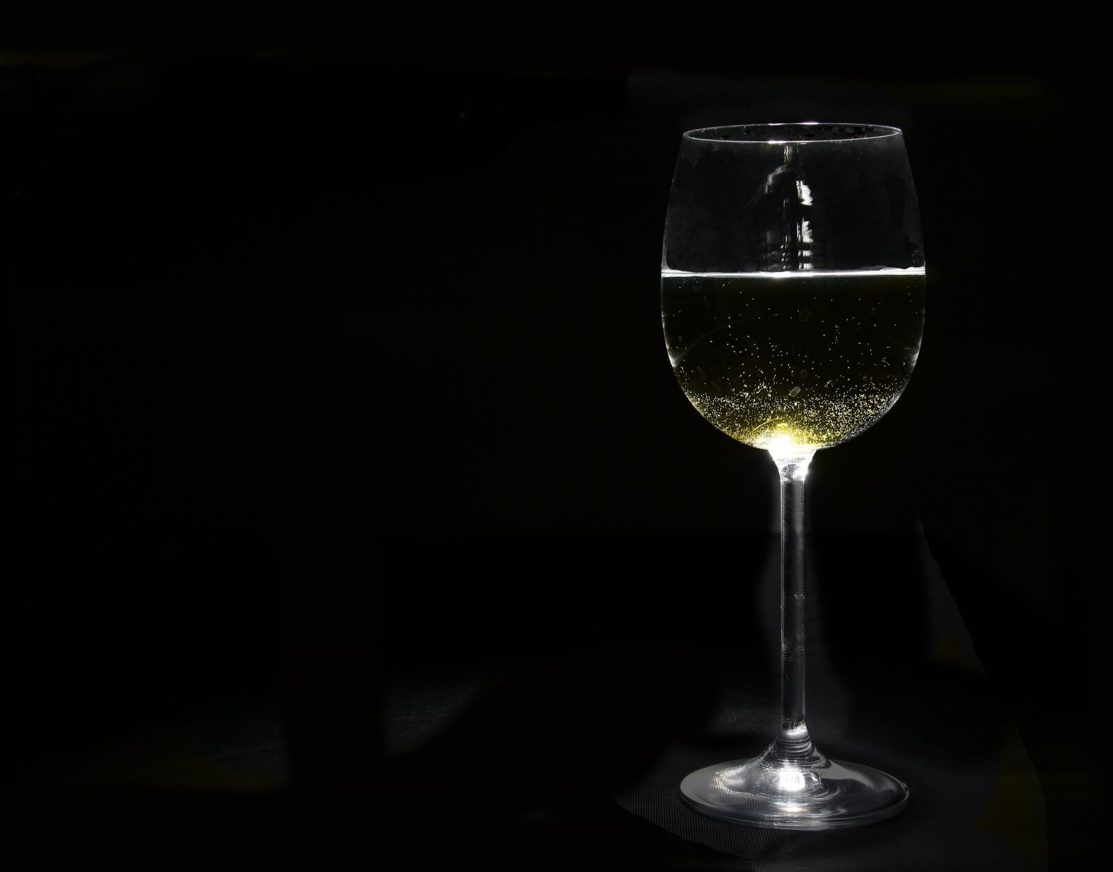 Canon EOS 1000D (EOS Digital Rebel XS / EOS Kiss F) sample photo. White wine, glass, drink photography
