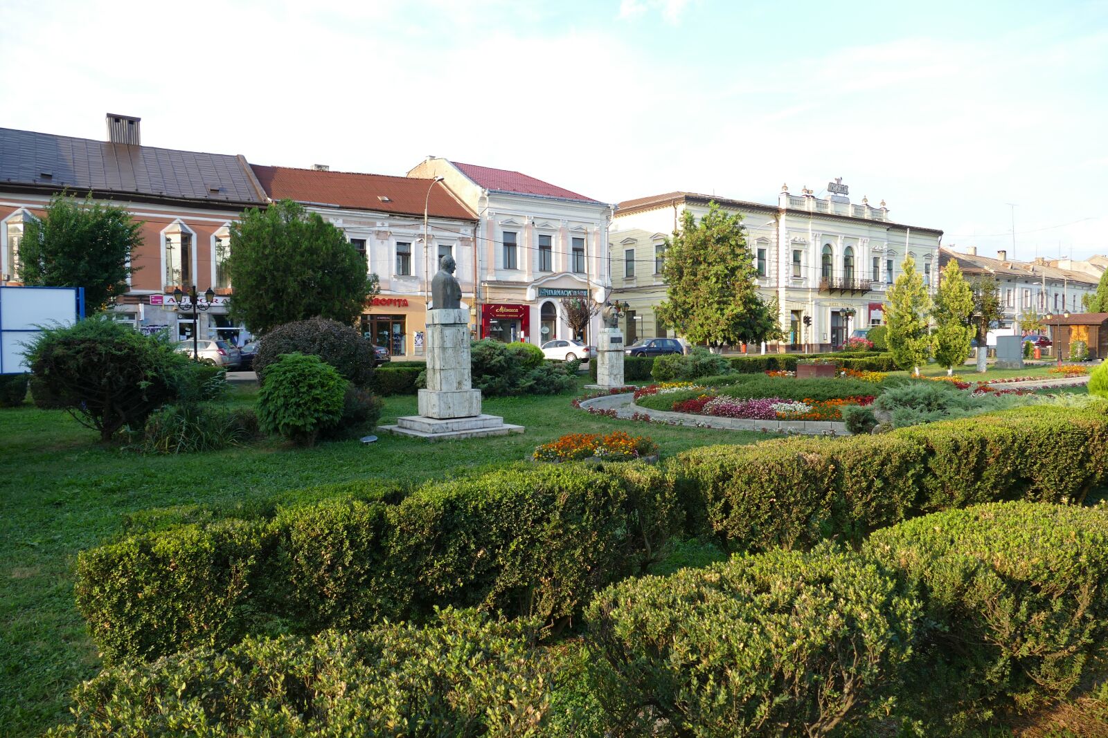 Panasonic Lumix DMC-FZ1000 sample photo. Romania, city, building photography