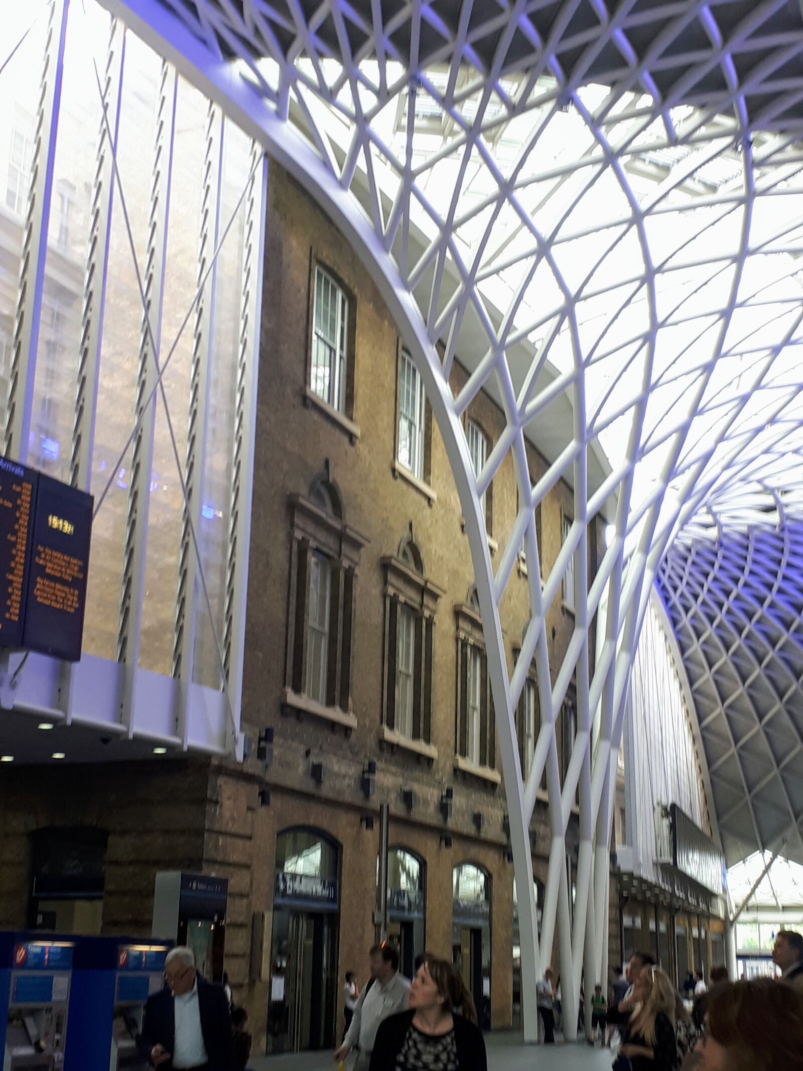 Samsung Galaxy A5(2017) sample photo. Kings, cross, station photography