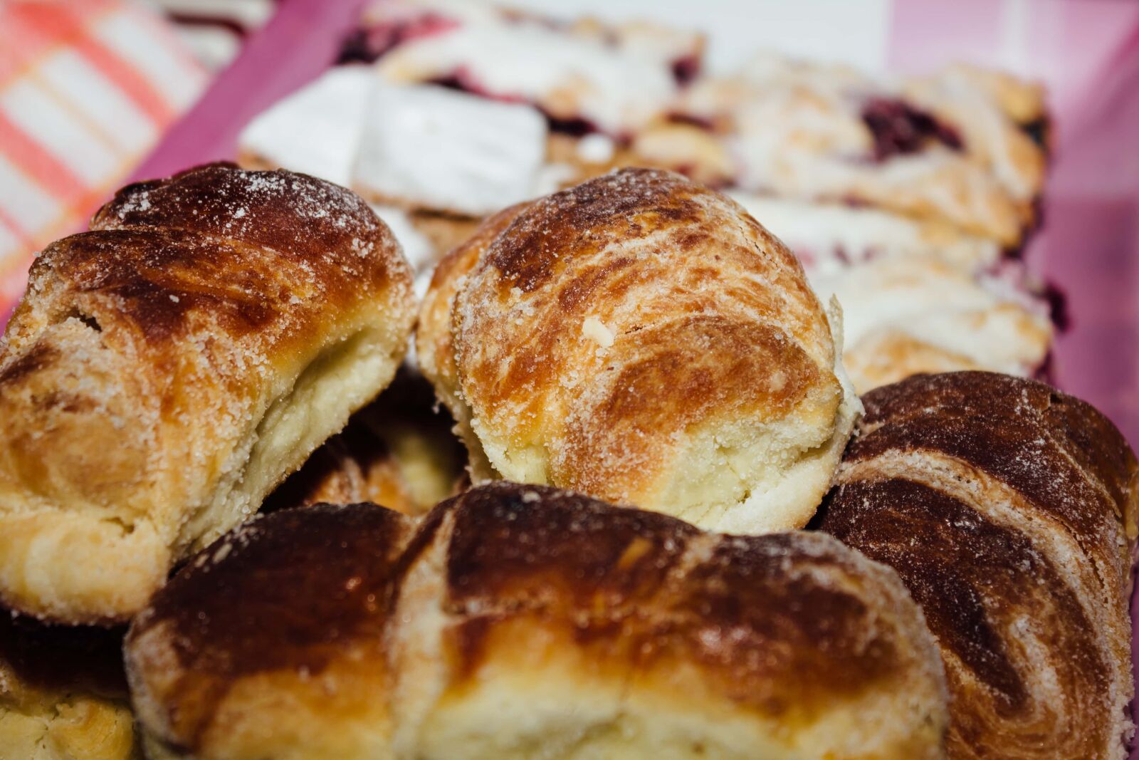 Canon EF-S 18-55mm F3.5-5.6 IS sample photo. Breakfast, pastry, baked goods photography