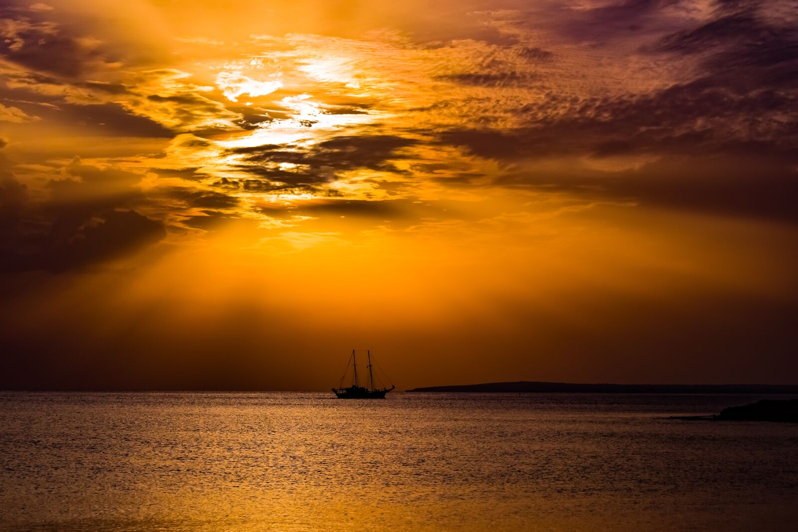 Nikon D3300 sample photo. Sunset, horizon, sea photography