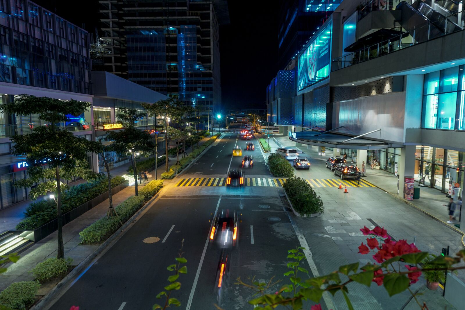 Sony a6500 sample photo. City, road, street photography