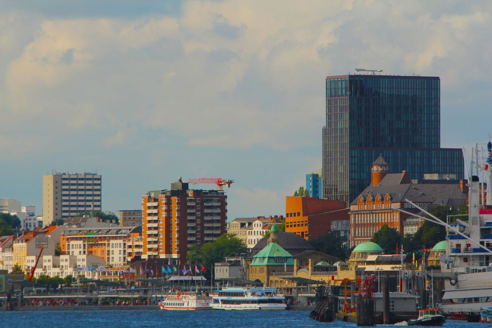 Canon EOS 550D (EOS Rebel T2i / EOS Kiss X4) sample photo. Hamurg, port, harbor view photography