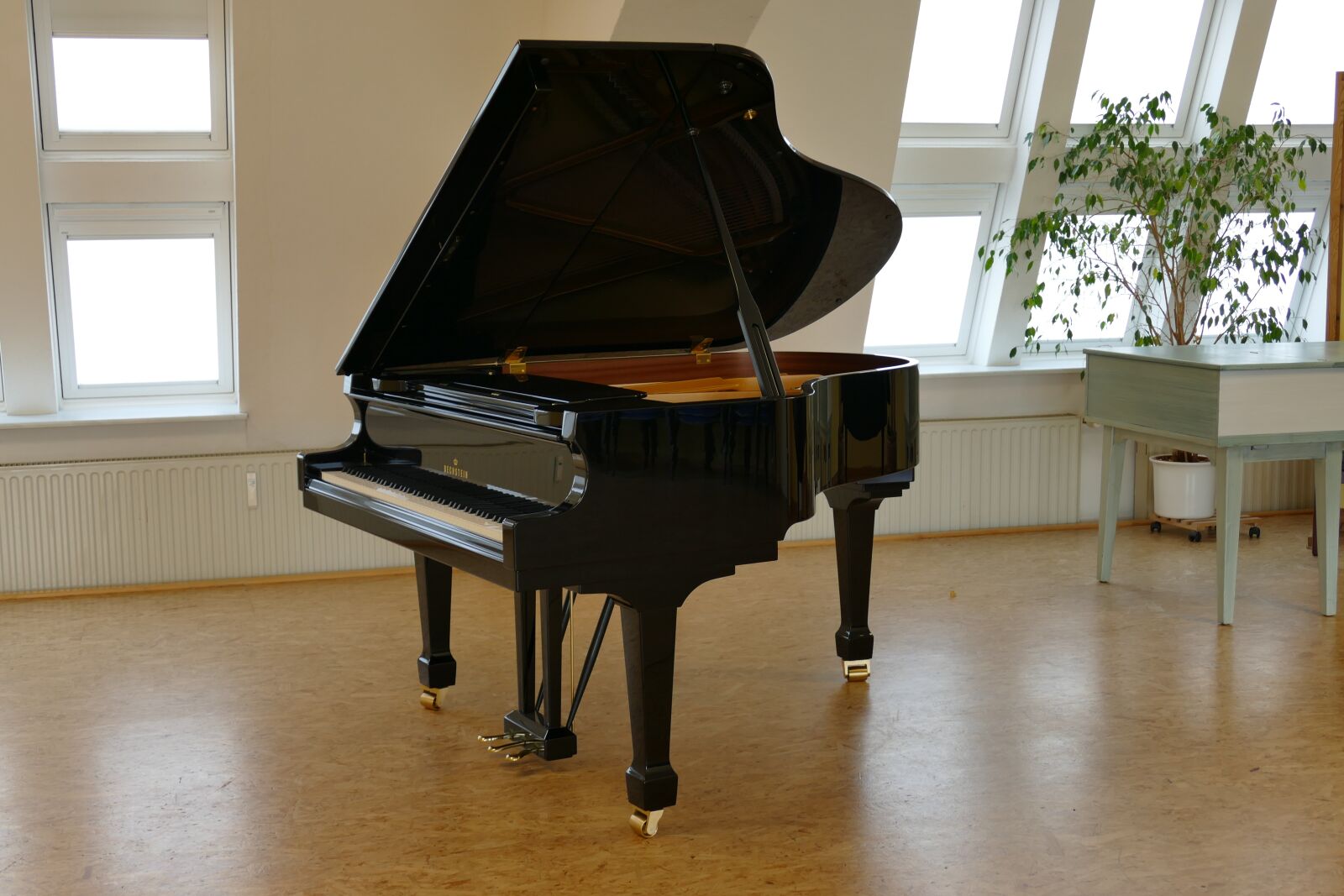 Panasonic Lumix DMC-FZ1000 sample photo. Wing, piano, bechstein photography