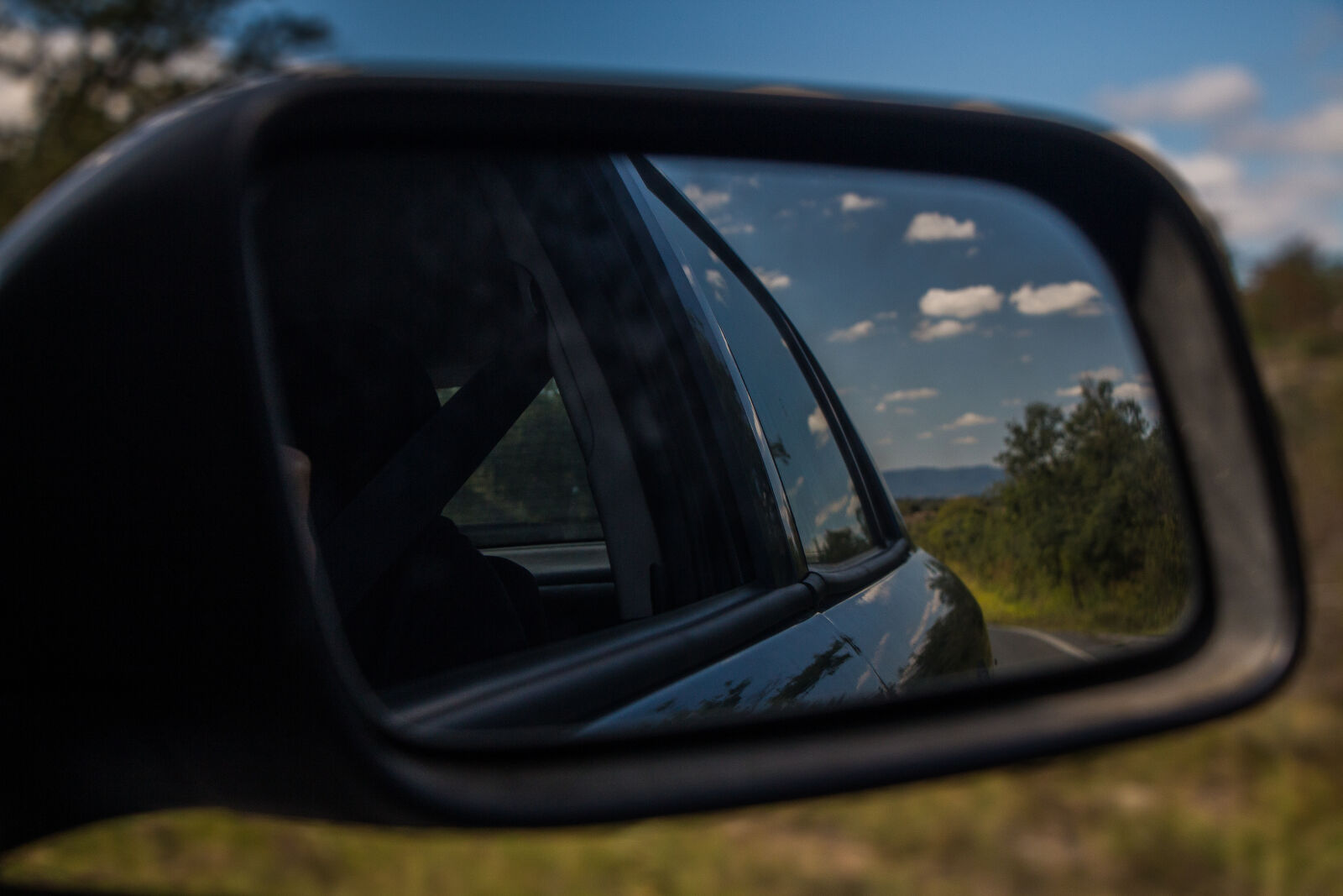 Canon EOS 650D (EOS Rebel T4i / EOS Kiss X6i) sample photo. Car, looking, back, rearview photography
