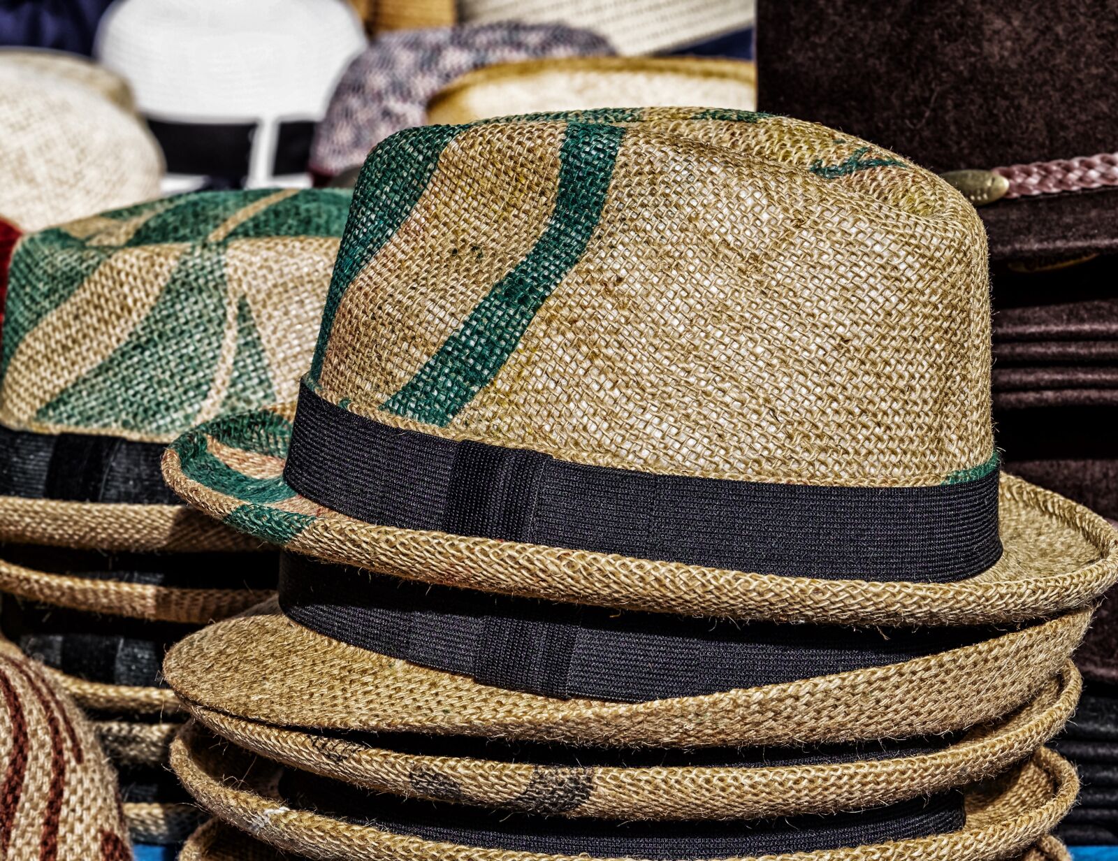 Fujifilm XF 55-200mm F3.5-4.8 R LM OIS sample photo. Hat, straw hat, sun photography