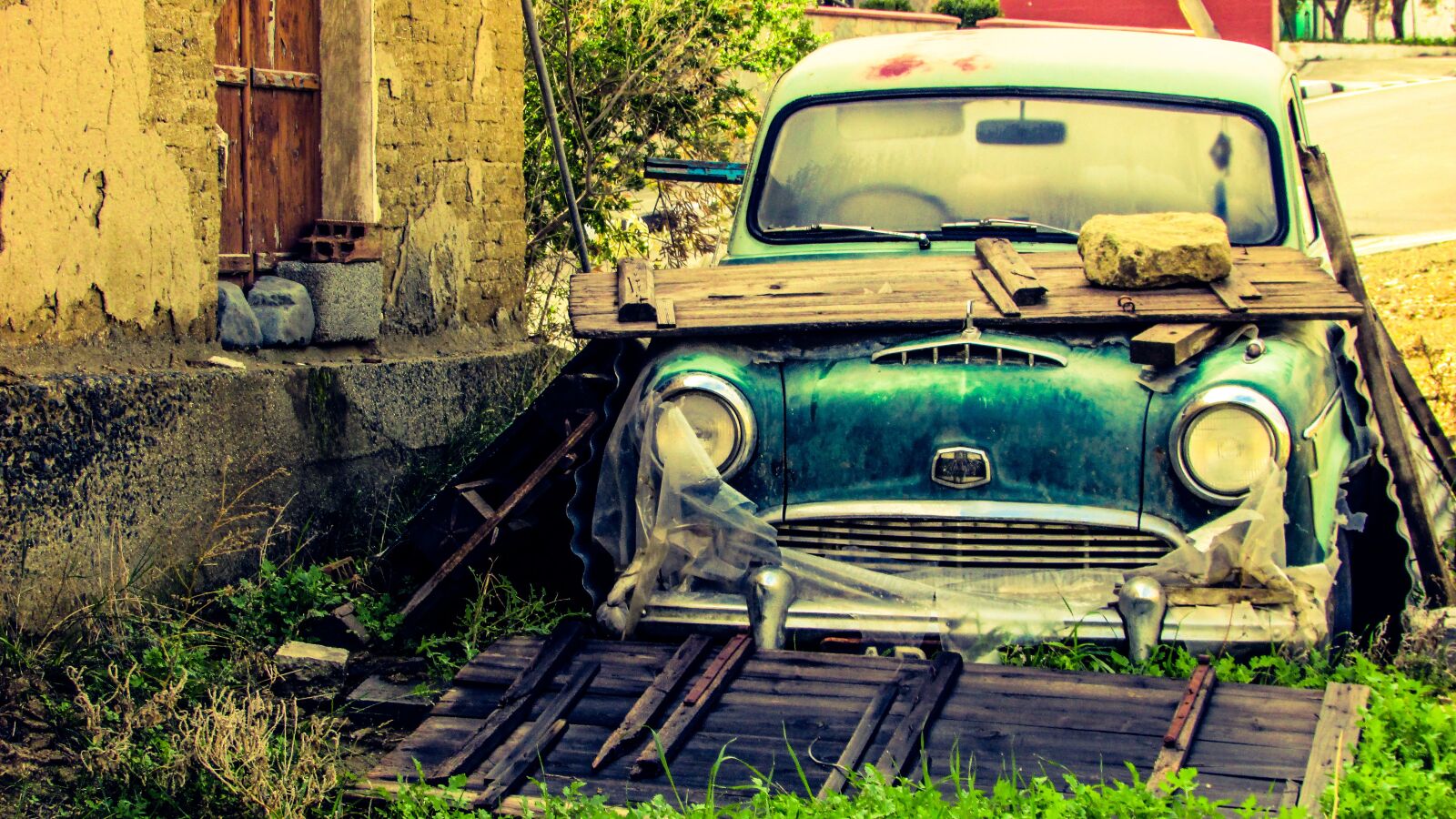 Canon PowerShot SX400 IS sample photo. Old car, wreck, rusty photography