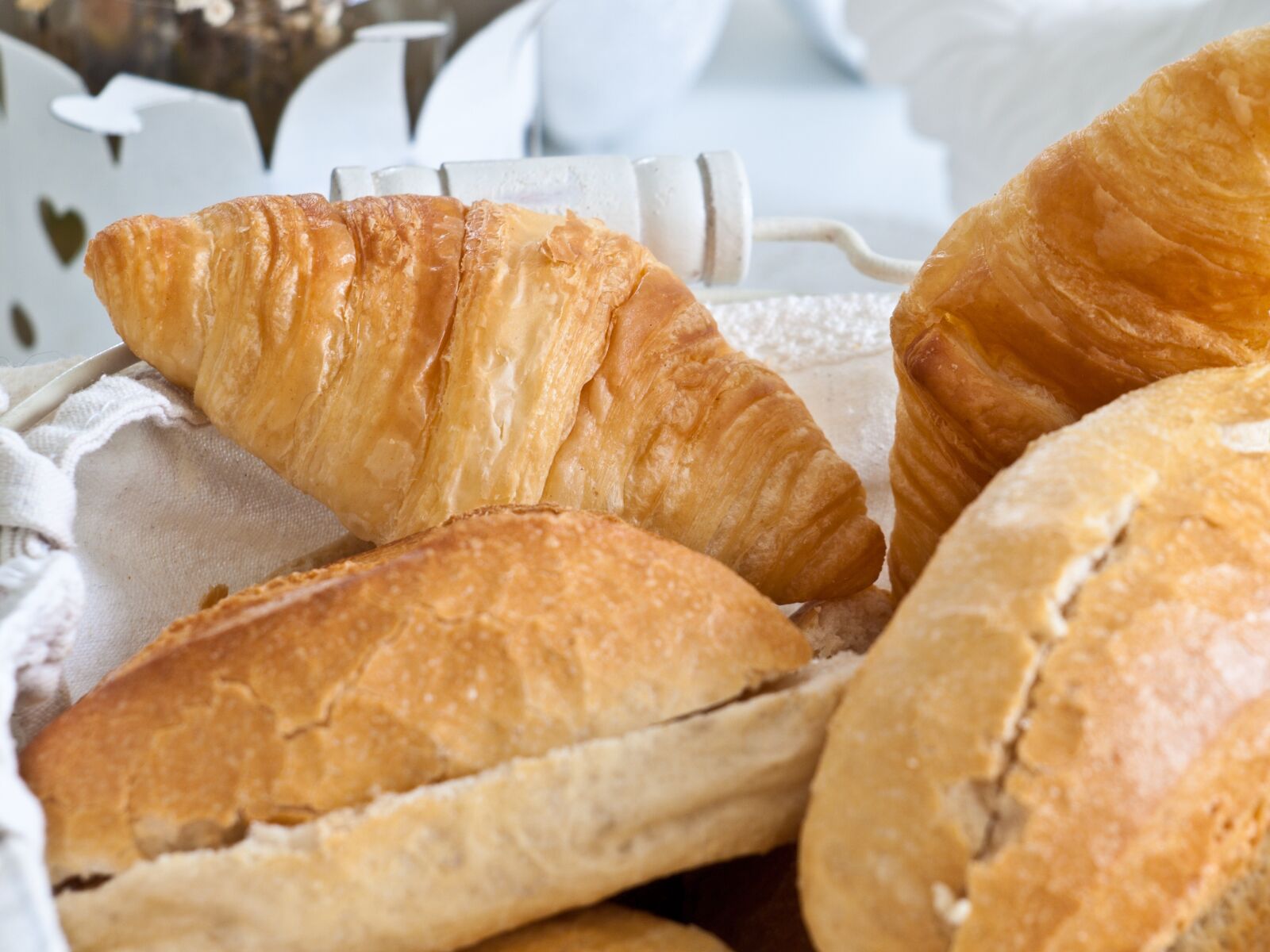 Olympus E-420 (EVOLT E-420) sample photo. Roll, breakfast, bakery photography