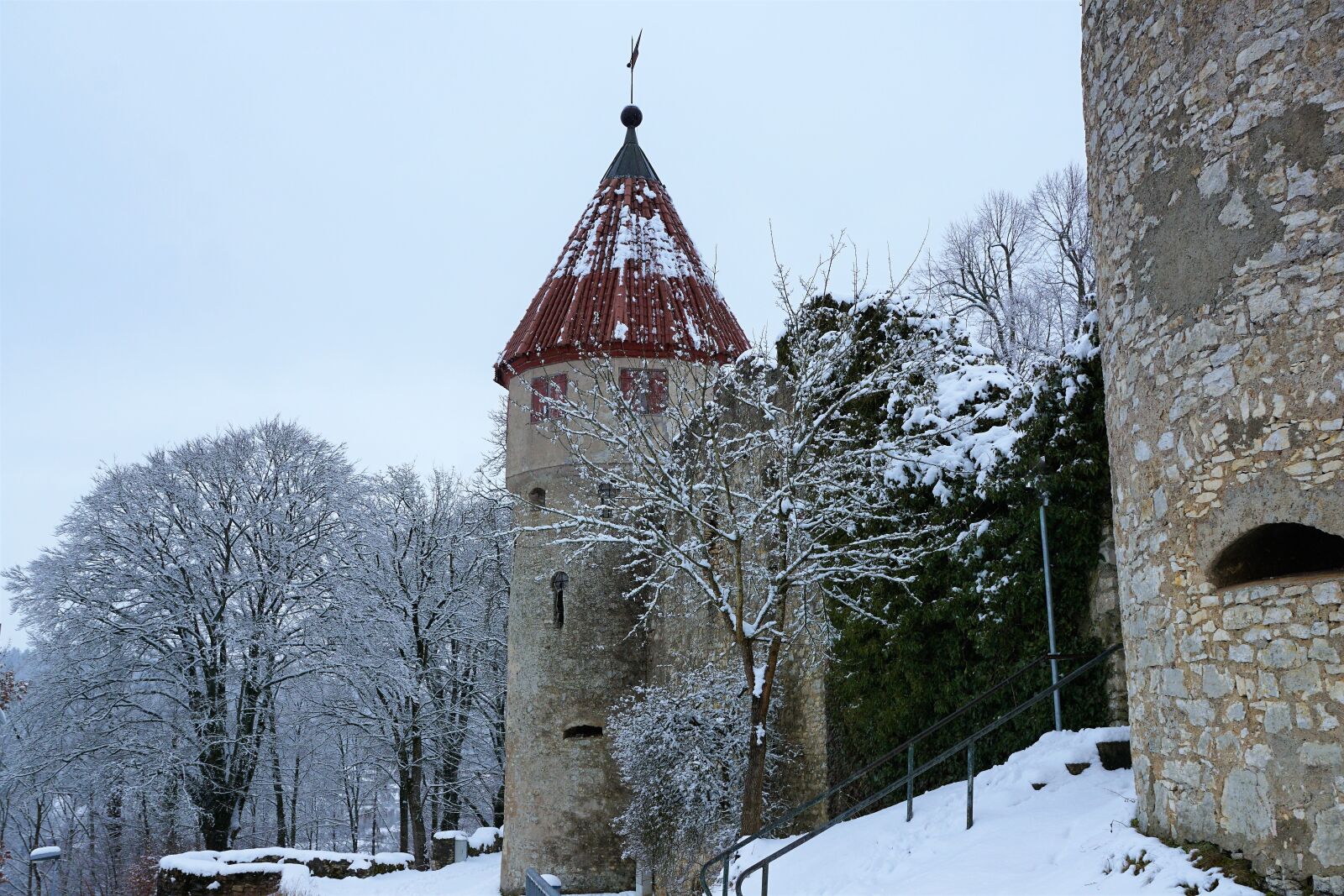 Sony ILCA-77M2 + Sony DT 16-50mm F2.8 SSM sample photo. Winter, snow, architecture photography