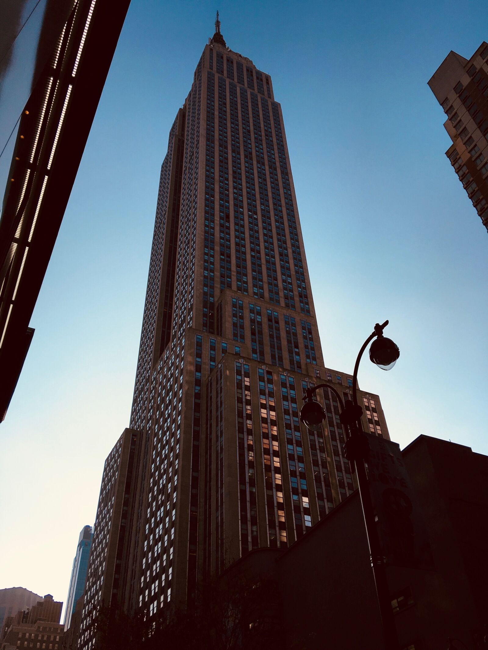 Apple iPhone SE sample photo. The empire state building photography