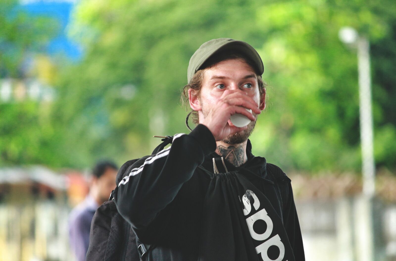 Canon EOS 700D (EOS Rebel T5i / EOS Kiss X7i) sample photo. Guy, drinking, tea photography