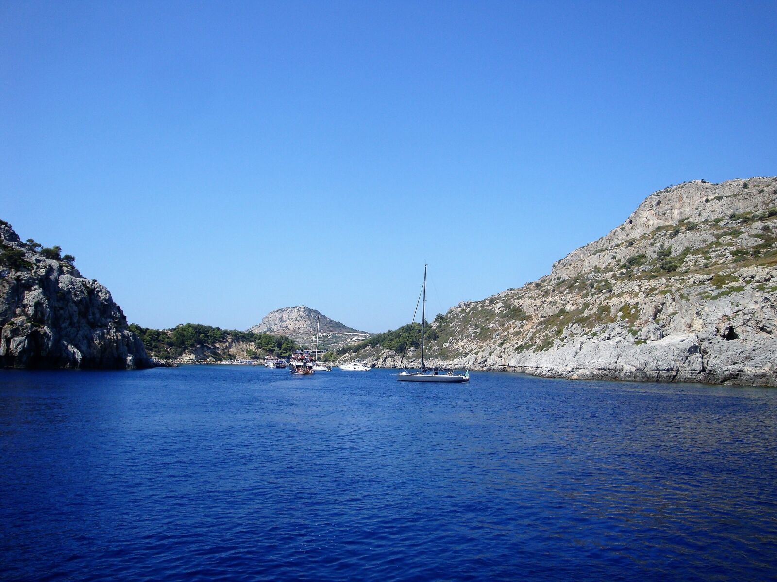 Sony Cyber-shot DSC-W170 sample photo. Sea, greece, rock photography