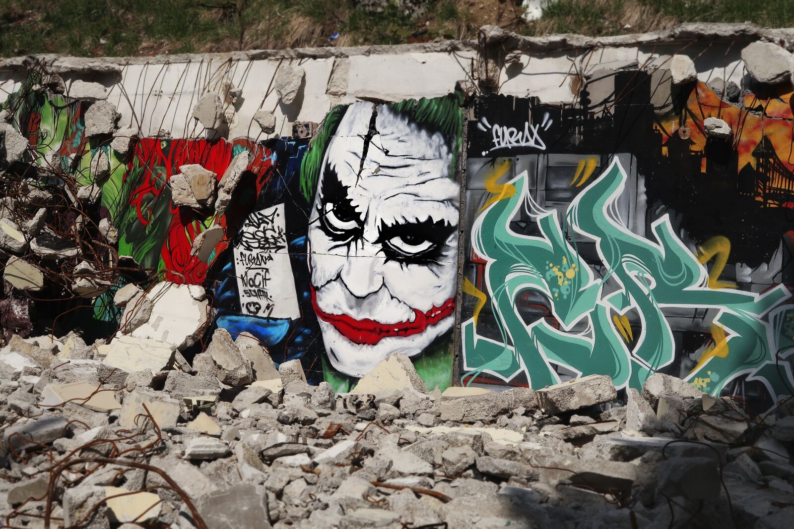 Canon PowerShot G7 X Mark II sample photo. Graffiti, joker, gravat photography