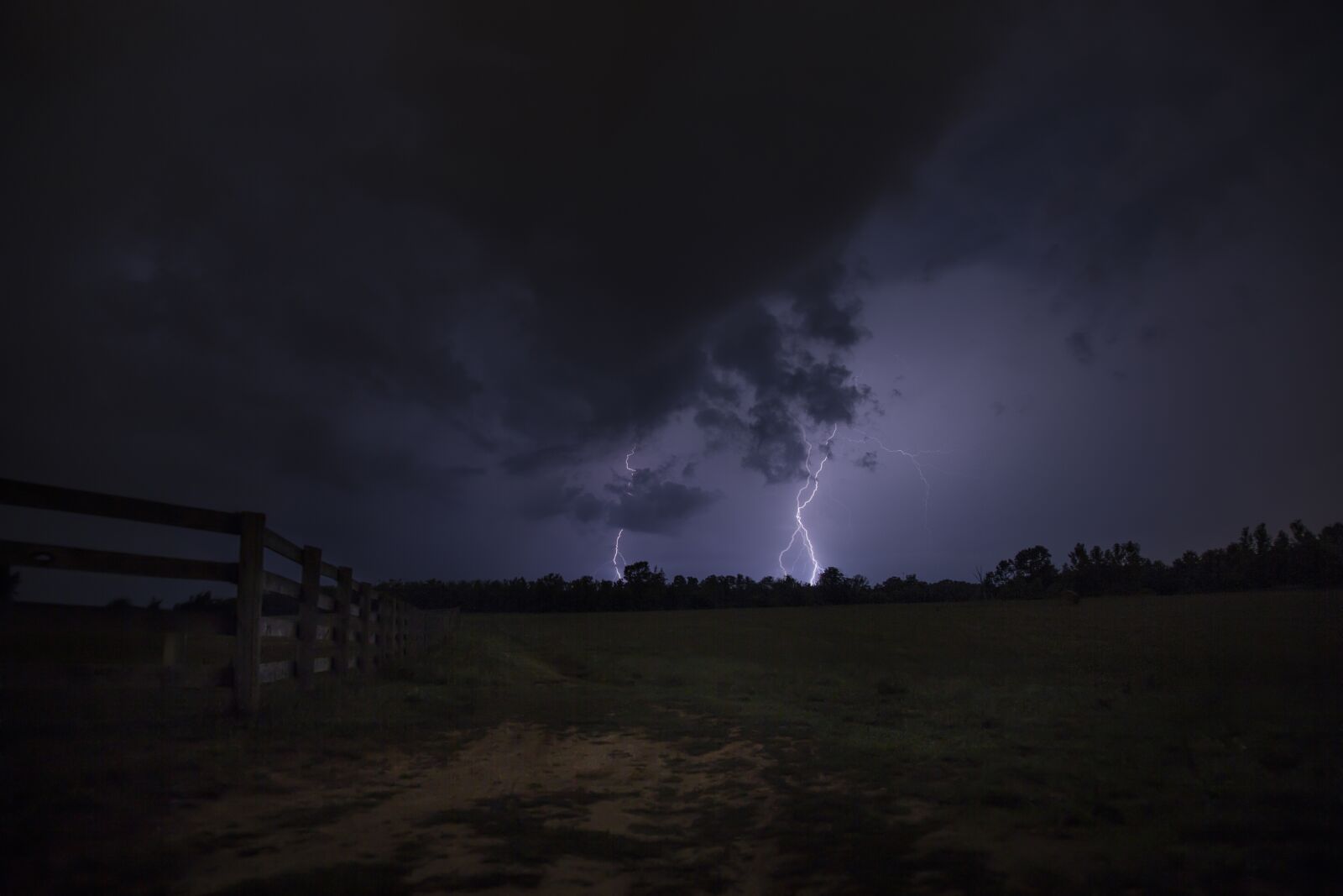 Canon EF 24-105mm F4L IS USM sample photo. Clouds, cloudy, dark photography