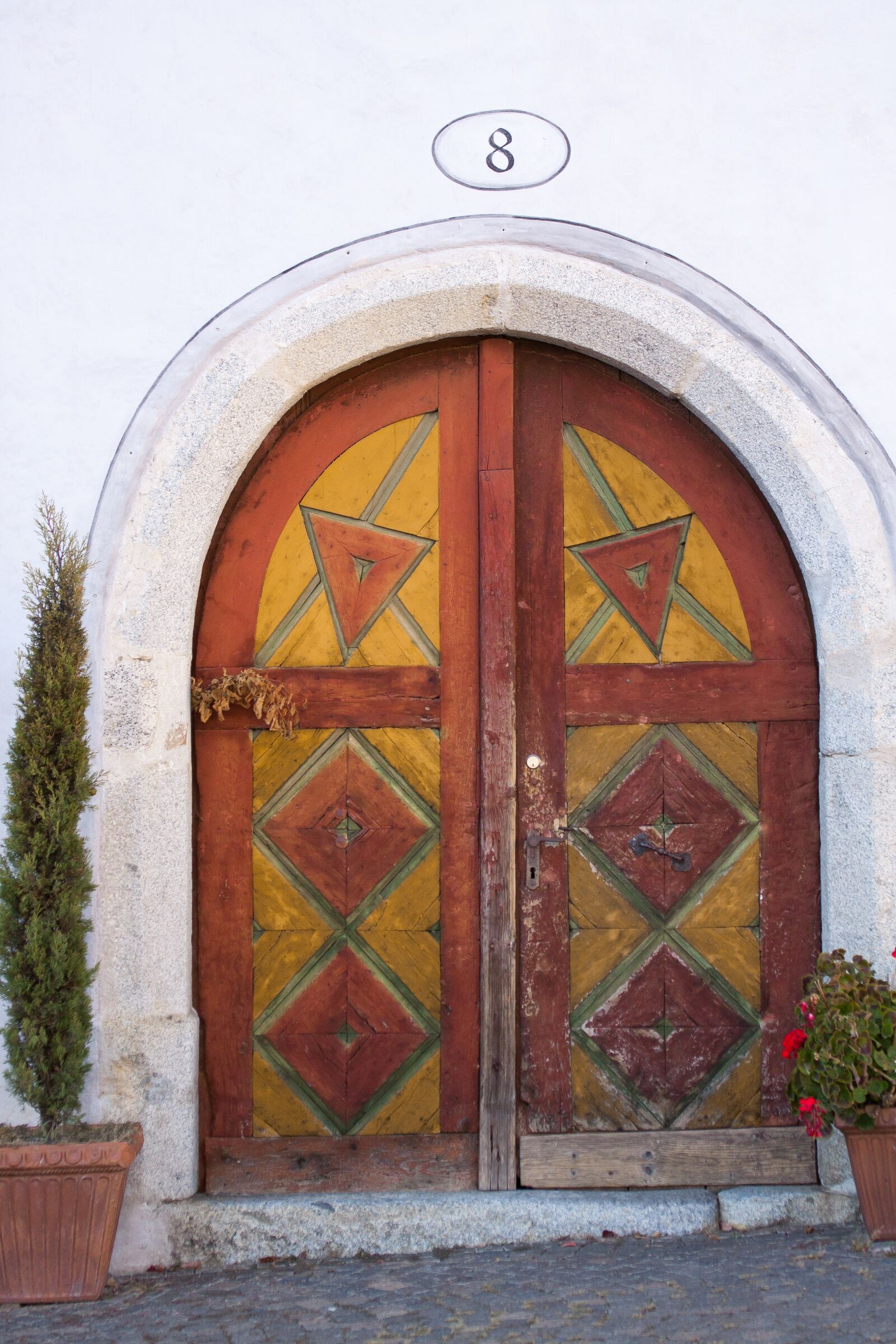 Canon EOS 50D sample photo. Door, input, old photography
