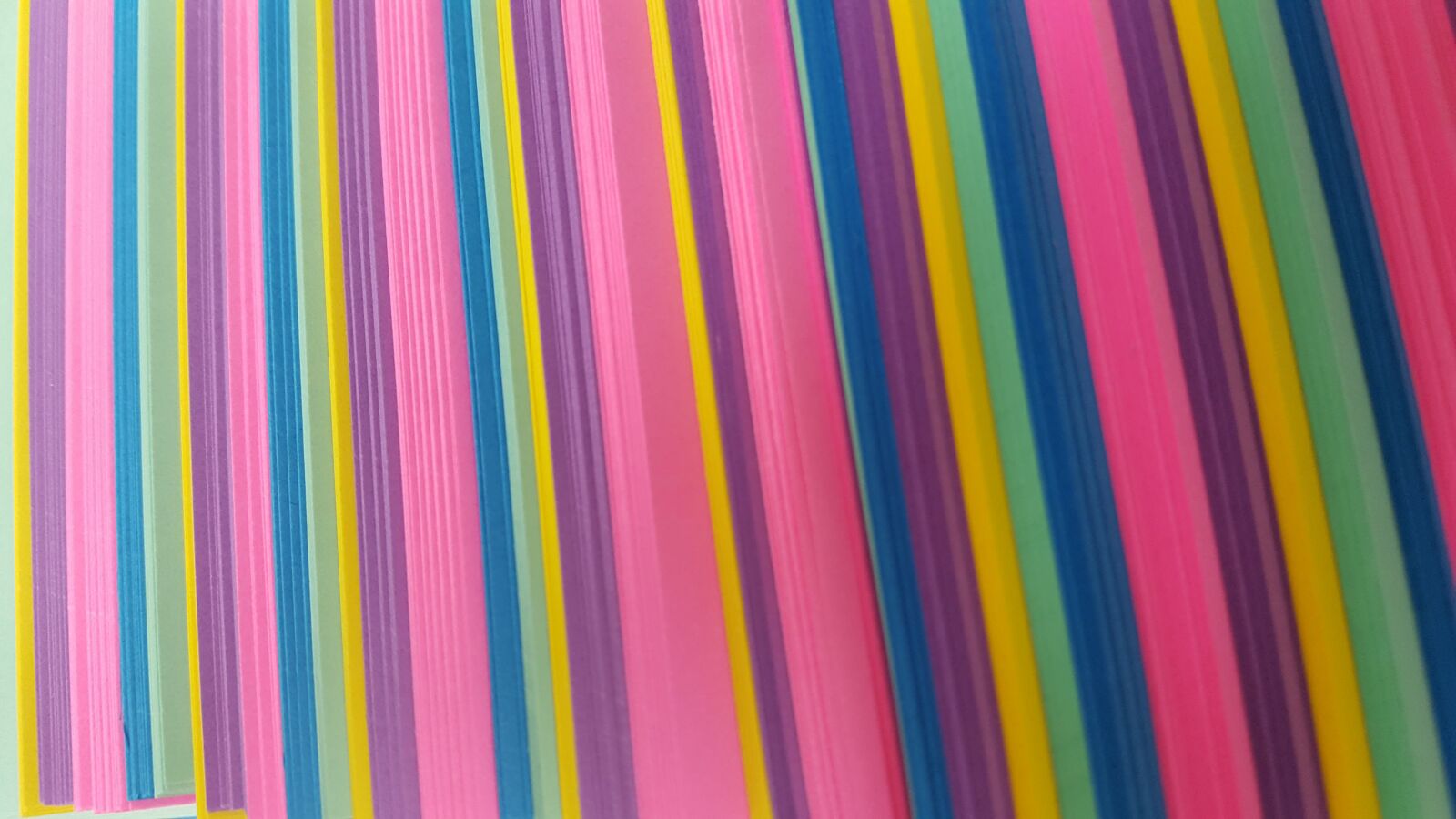 Samsung Galaxy S6 sample photo. Multicolor, paper photography