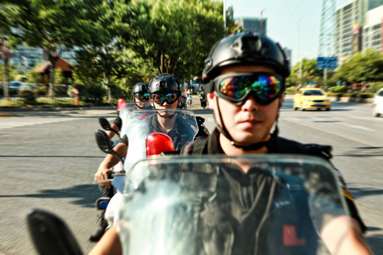 Canon EOS 5D Mark IV sample photo. China, police, no photography