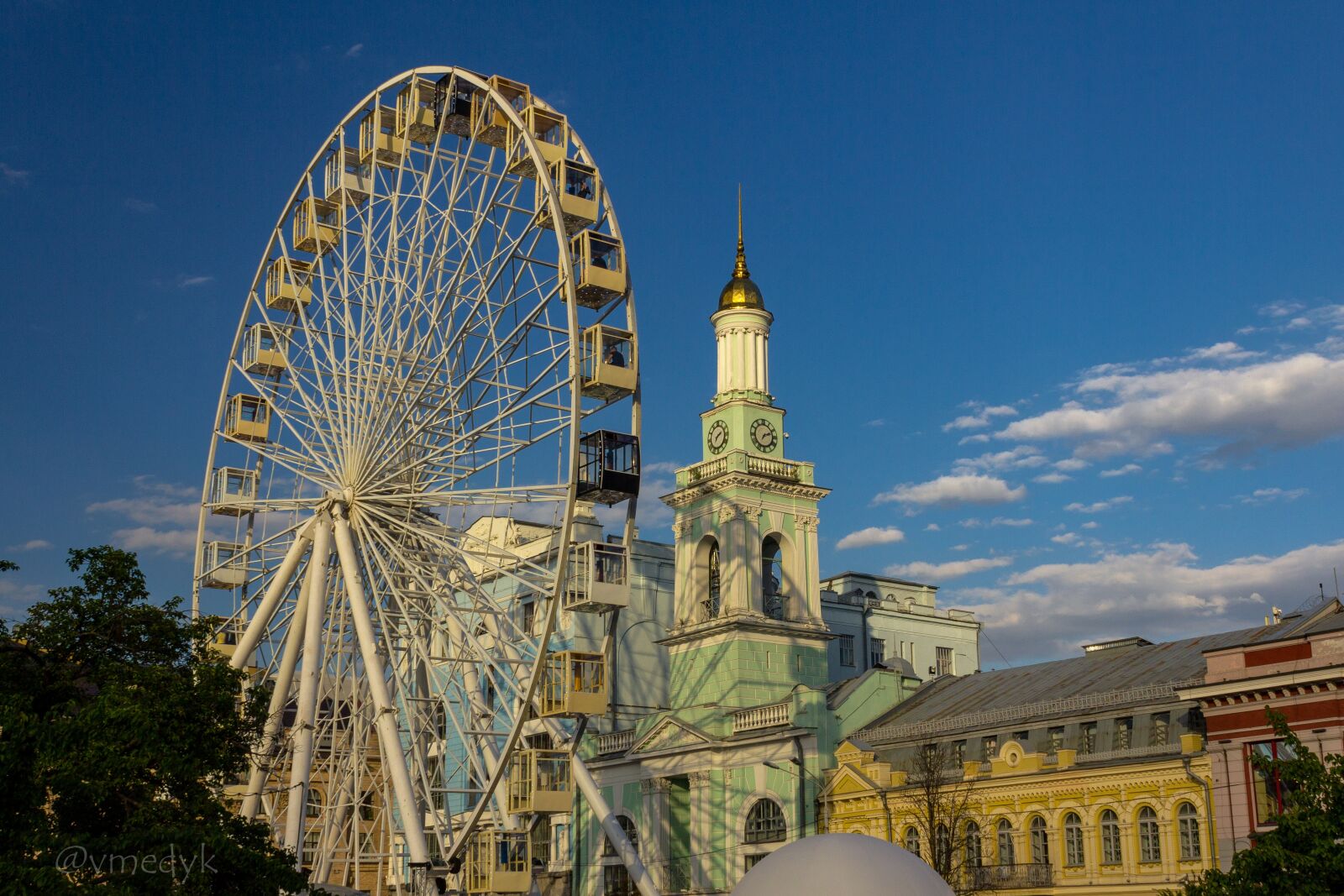 Canon EF-S 18-55mm F3.5-5.6 IS sample photo. Ferris wheel, clock tower photography