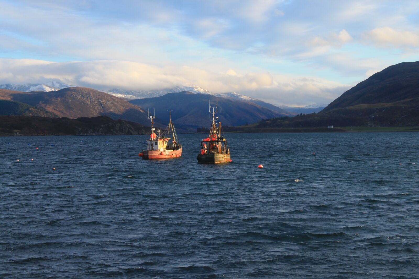 Canon EOS 1100D (EOS Rebel T3 / EOS Kiss X50) sample photo. Scottish highlands, boats, lake photography