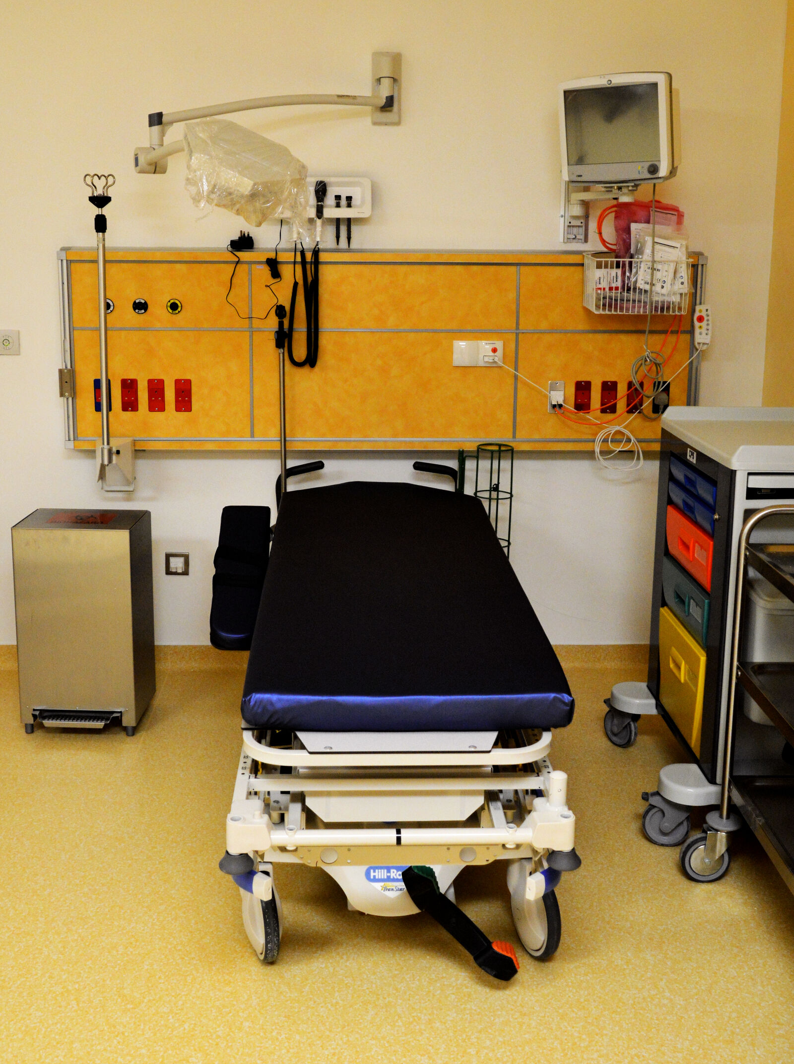Nikon D3200 sample photo. Bed, hospital, bed, operation photography