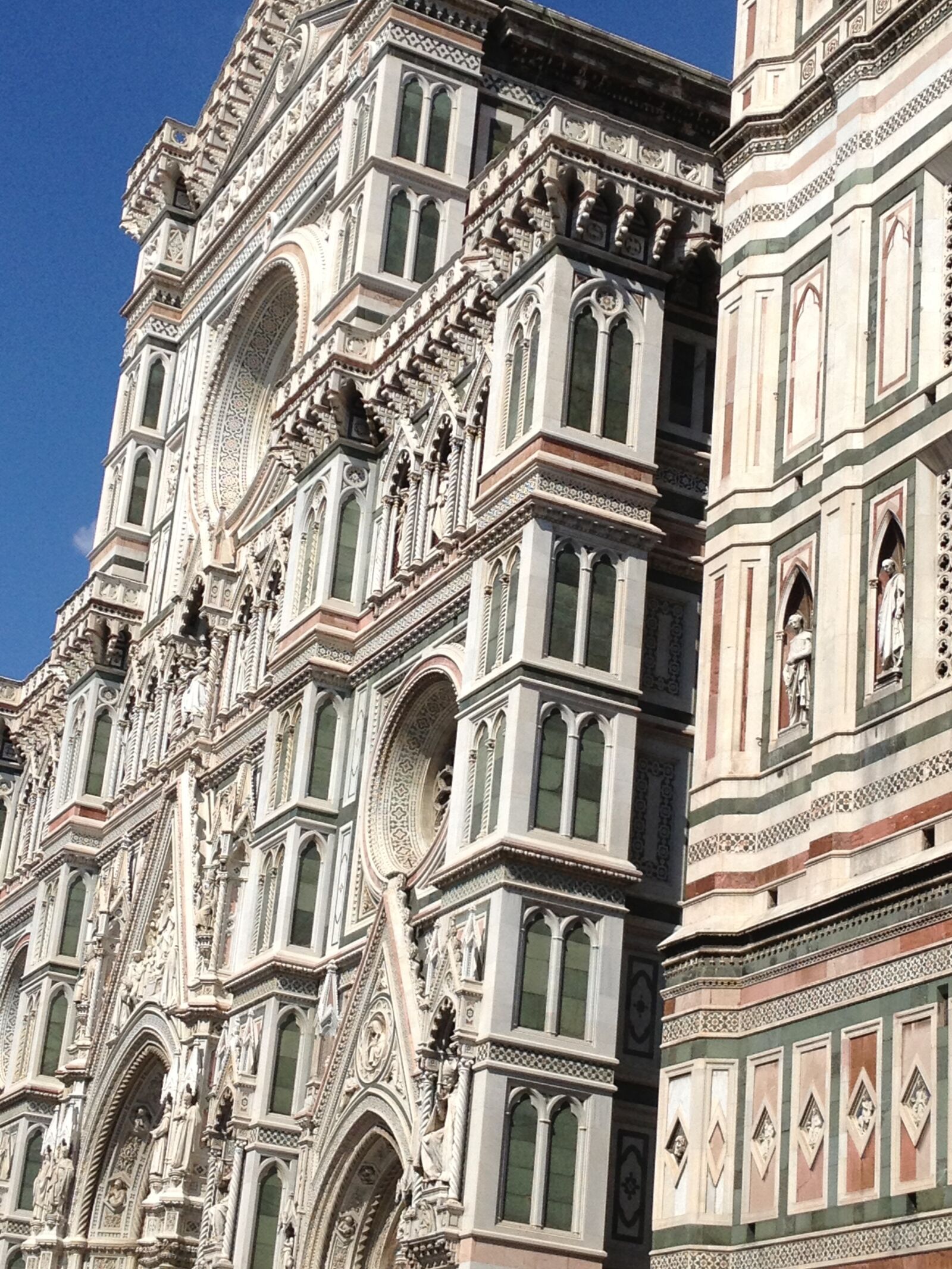 Apple iPhone 4S sample photo. Italy, church, medieval photography