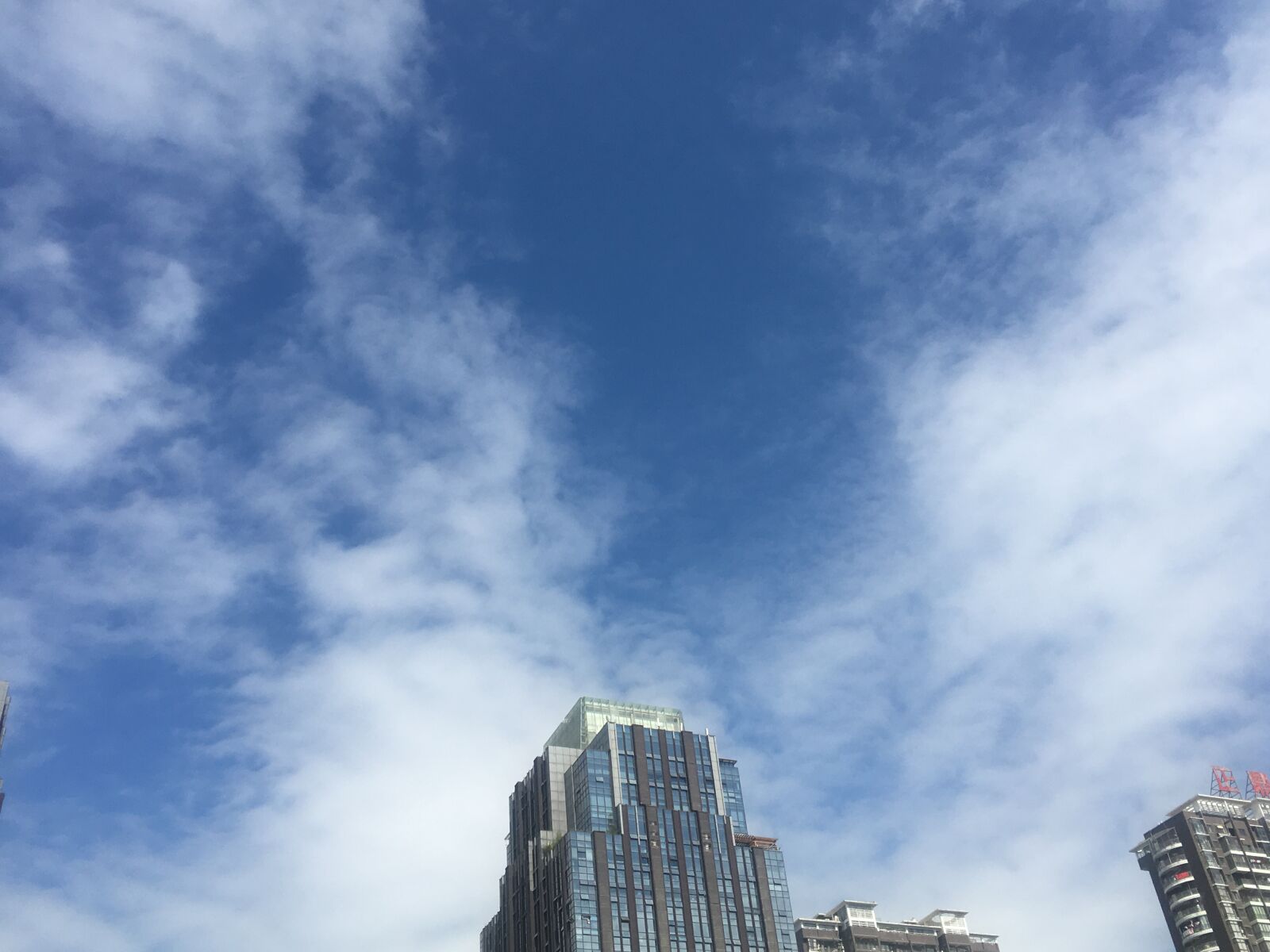 iPhone 6s Plus back camera 4.15mm f/2.2 sample photo. Lou, cloud, sky photography