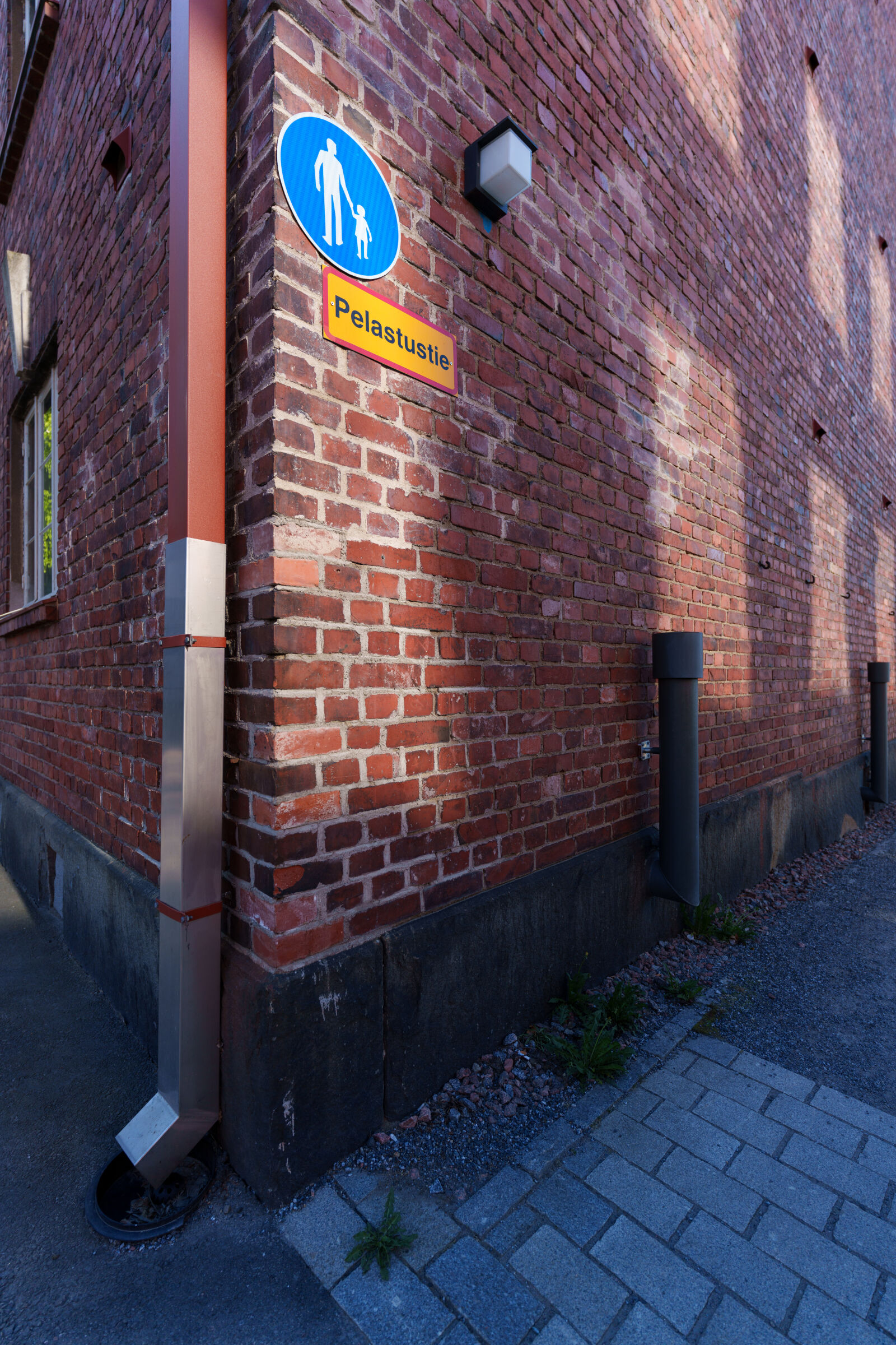 Sony a7R V sample photo. Corner reflection photography
