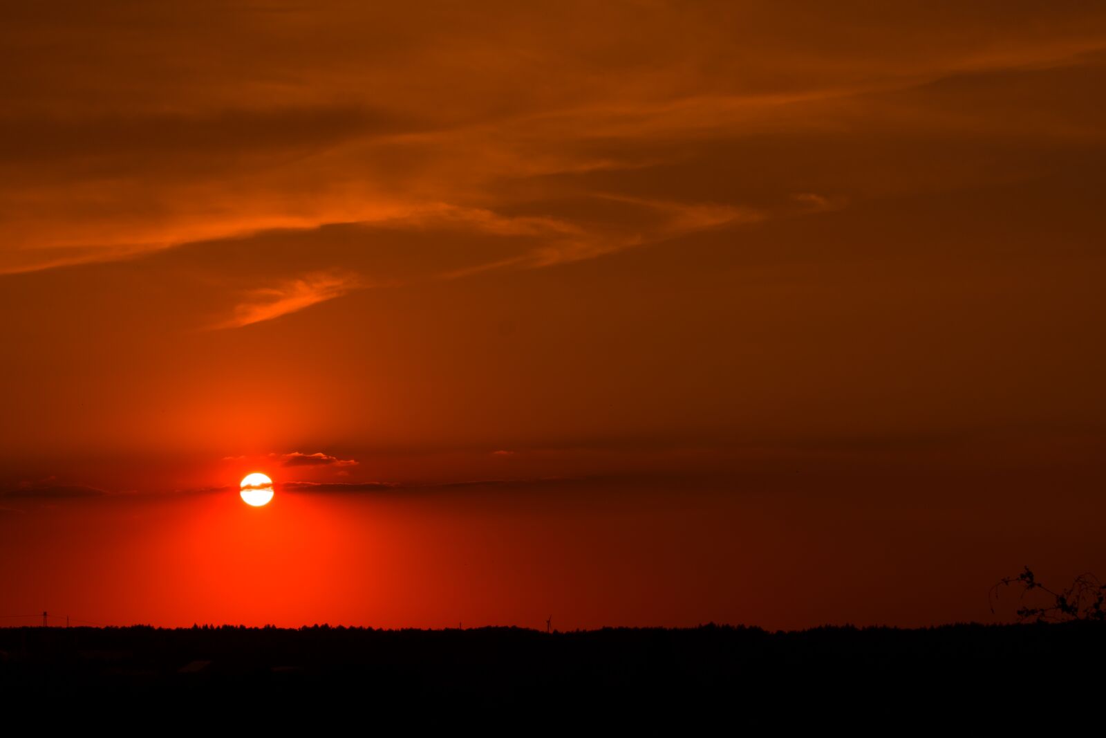 Tamron AF 70-300mm F4-5.6 Di LD Macro sample photo. Sun, sunset, sky photography