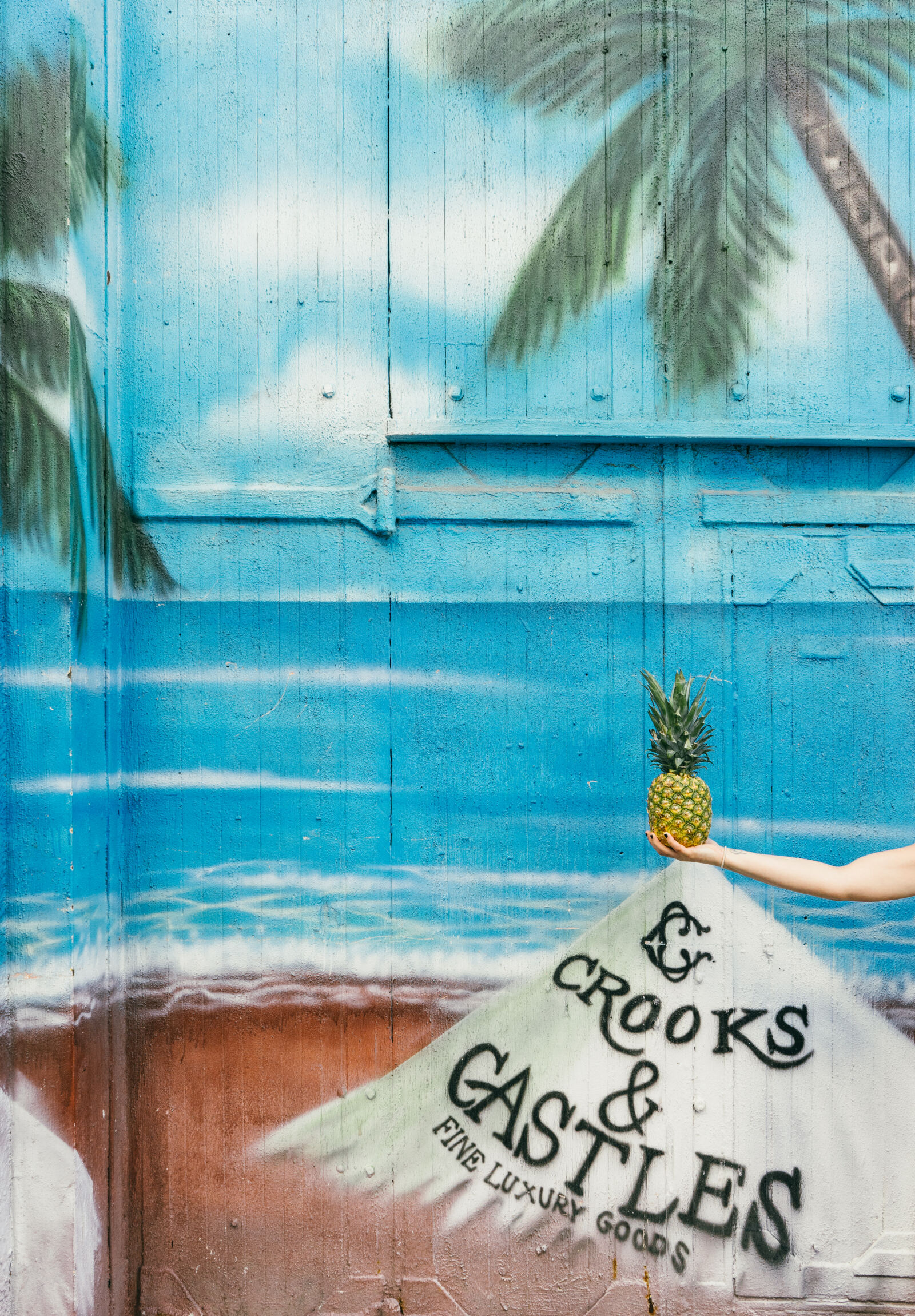 Sony a7 II + Sony FE 28-70mm F3.5-5.6 OSS sample photo. Wood, arm, art, graffiti photography