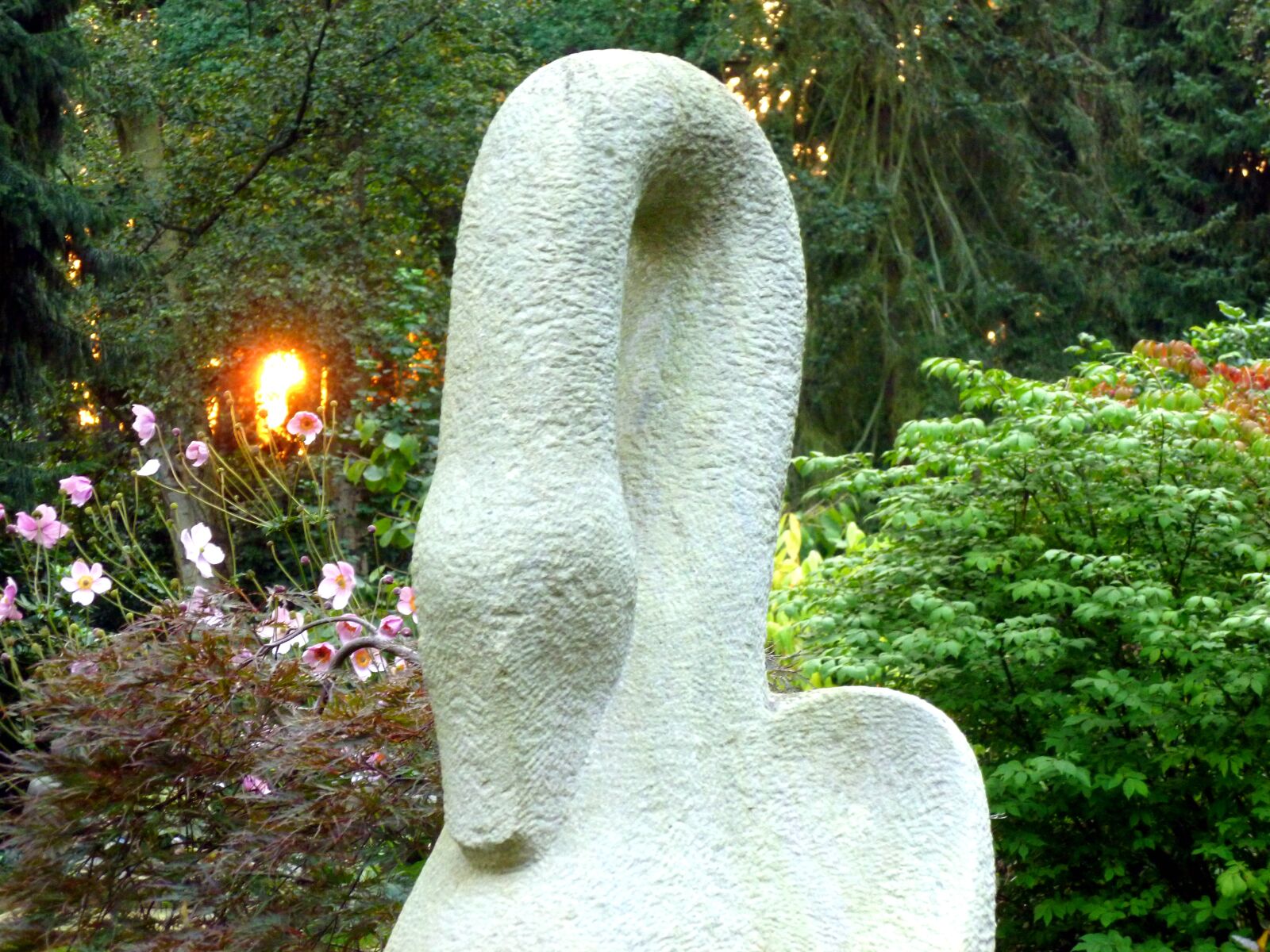 Panasonic DMC-FS37 sample photo. Sculpture, stone figure, swan photography