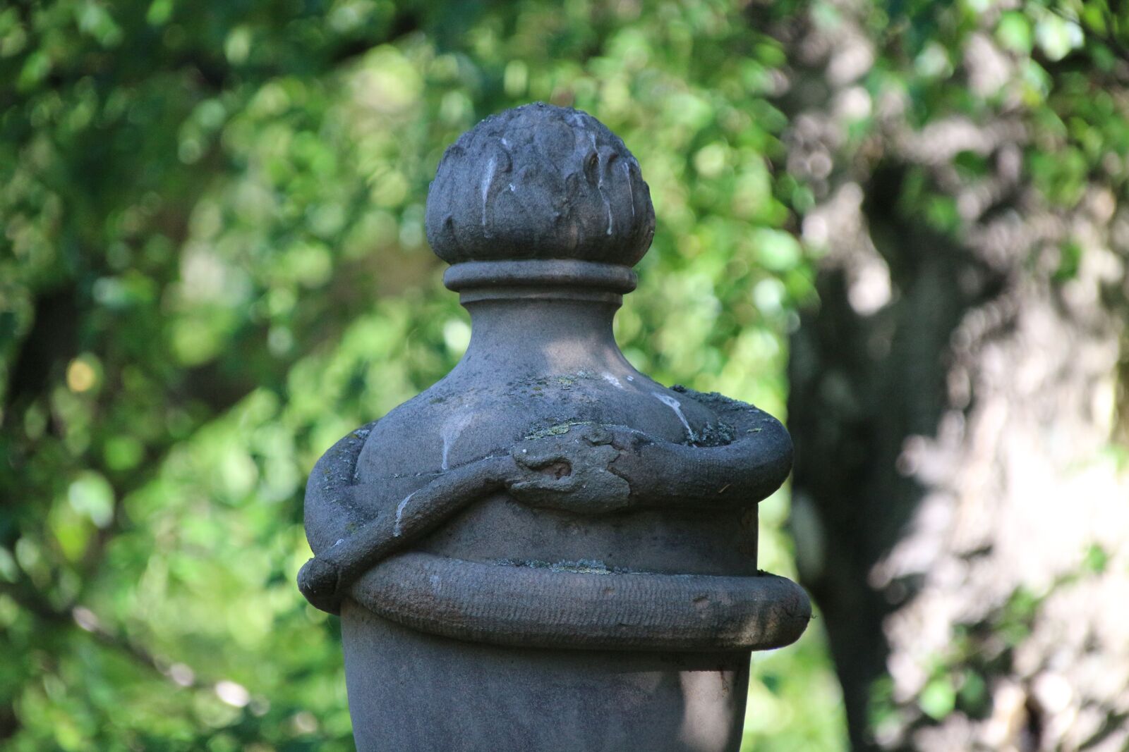 Canon EOS 700D (EOS Rebel T5i / EOS Kiss X7i) sample photo. Statue, art, sculpture photography