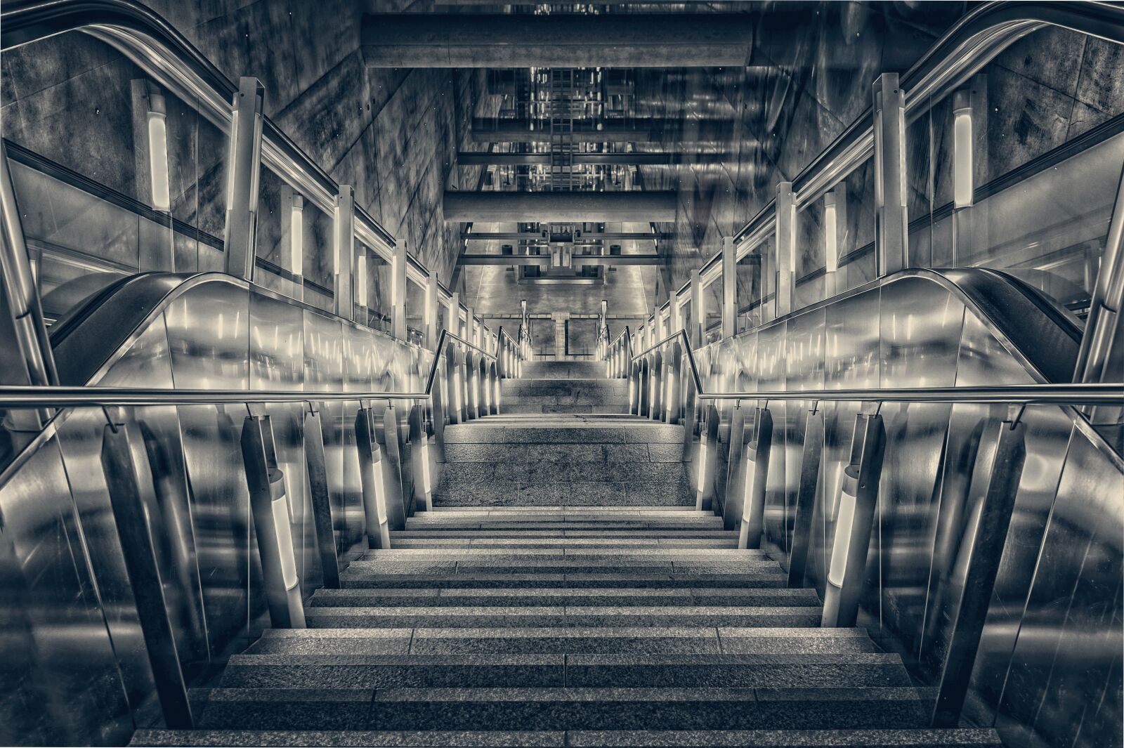 Nikon Z6 sample photo. Stairs, metro, city photography