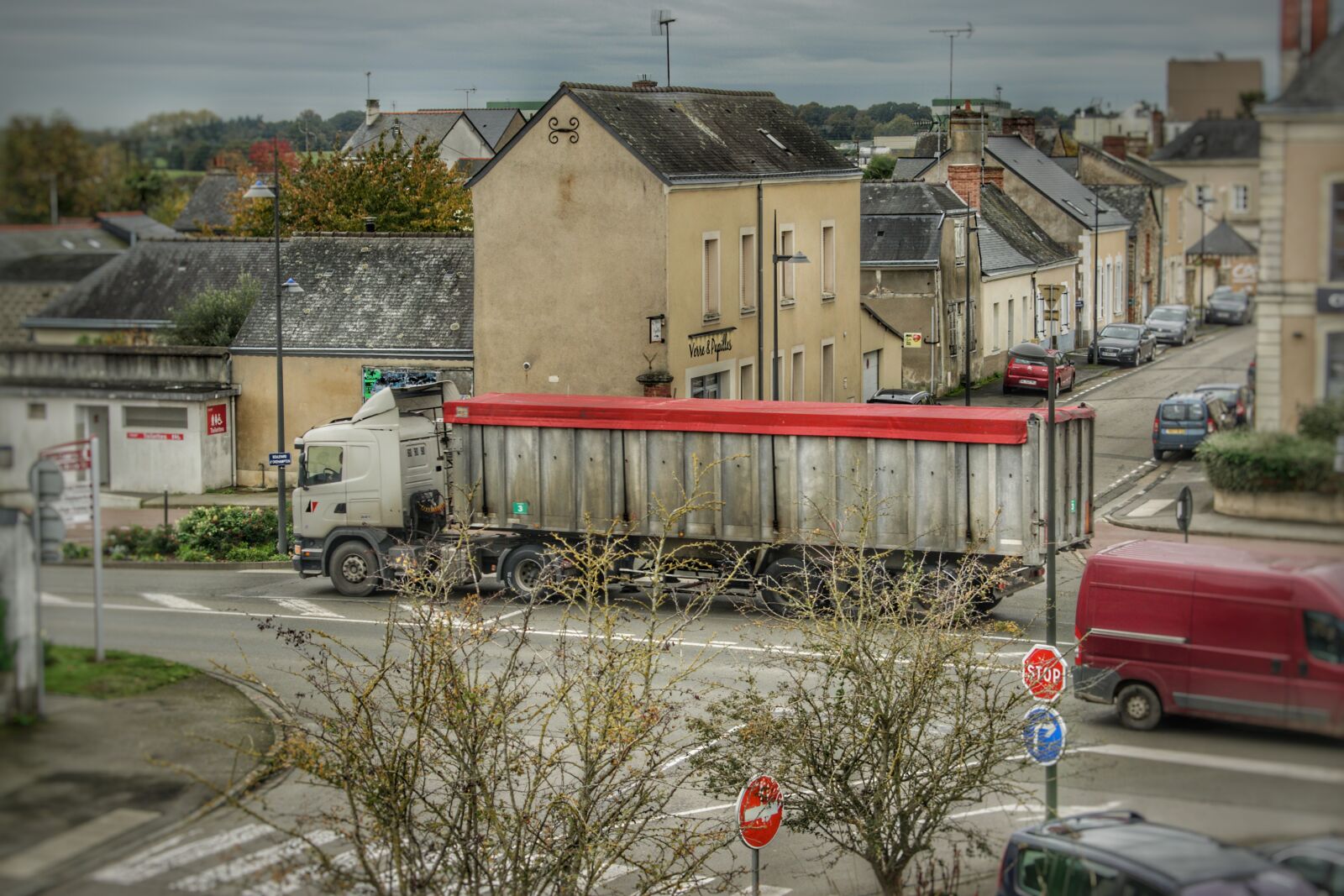 Nikon D3300 sample photo. City, truck, semi photography