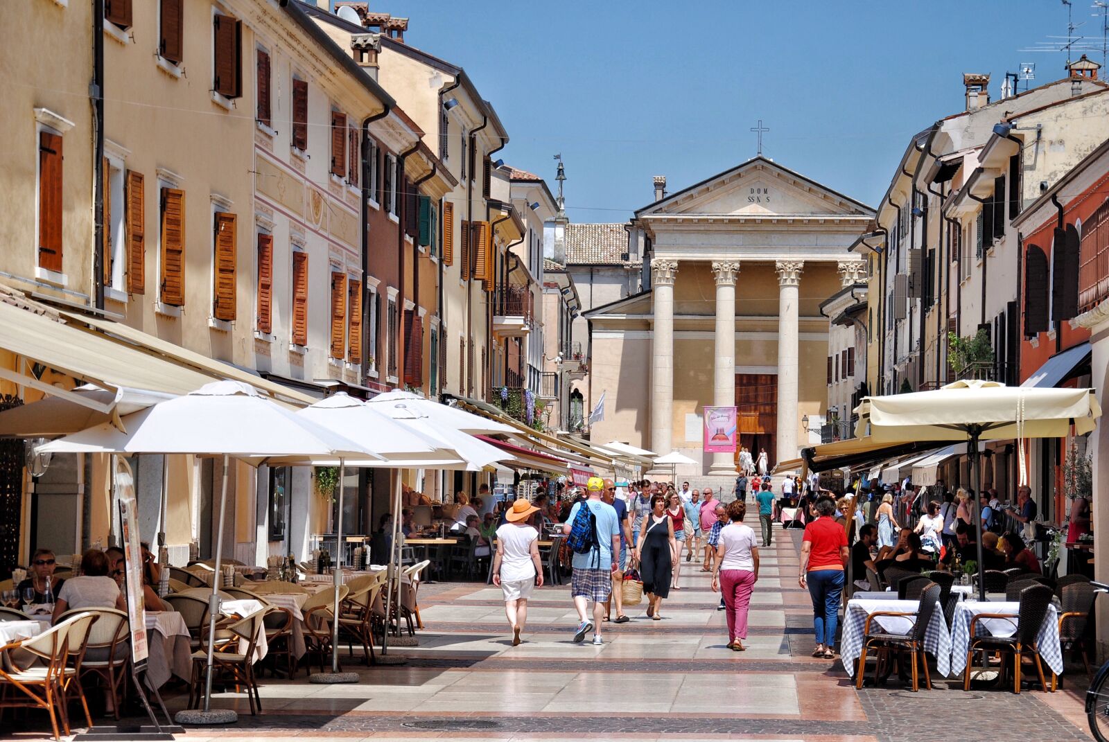 Nikon D3000 sample photo. Garda, italy, vacations photography