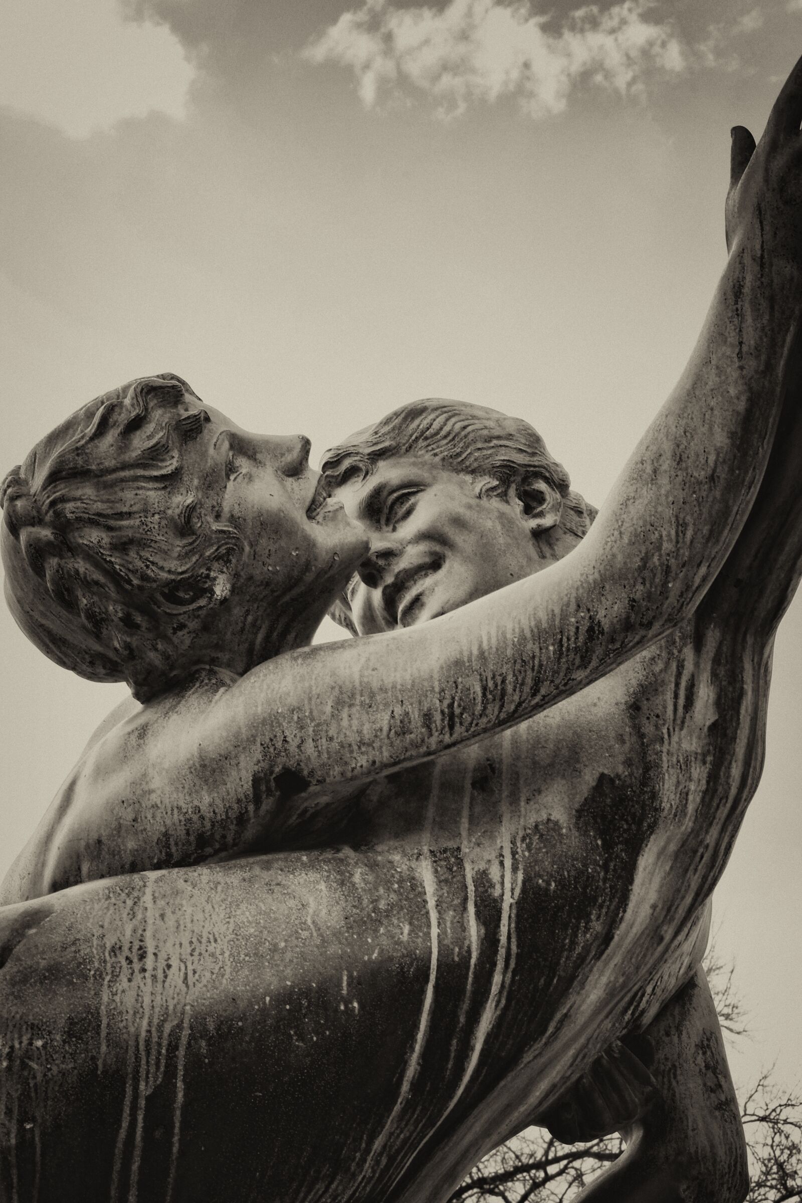Canon EOS 550D (EOS Rebel T2i / EOS Kiss X4) sample photo. Statue, black and white photography