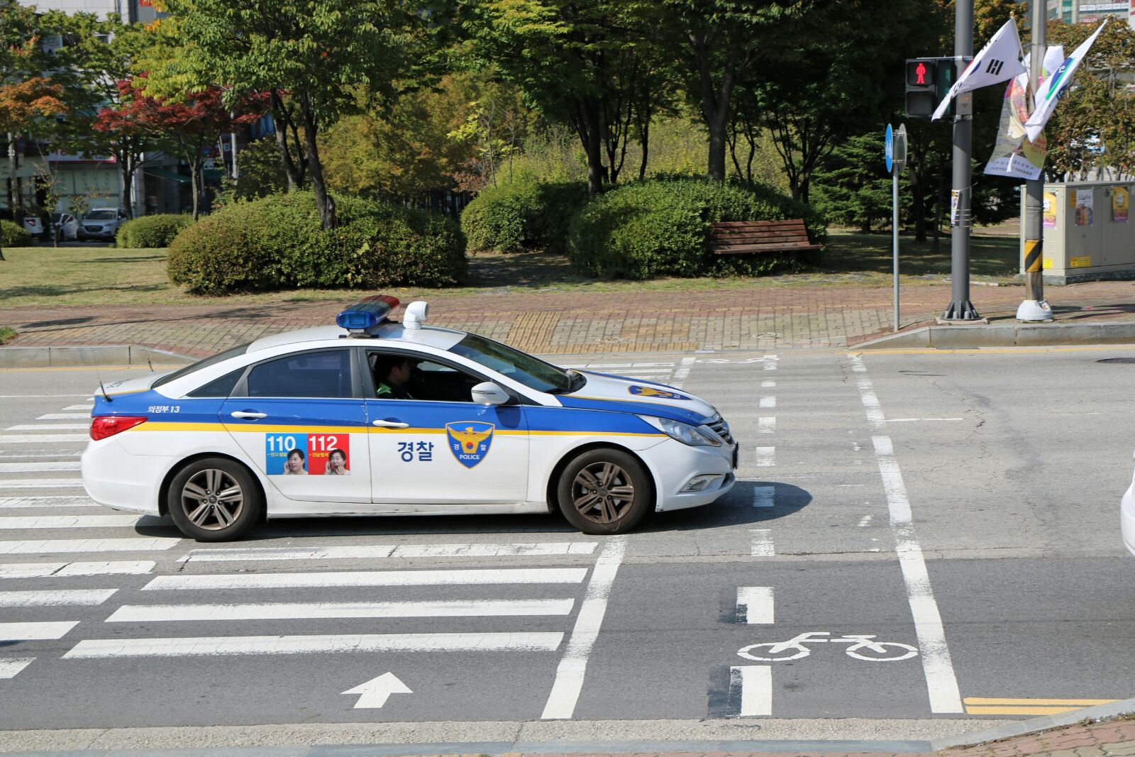 Canon EOS 760D (EOS Rebel T6s / EOS 8000D) sample photo. Police, road, car photography