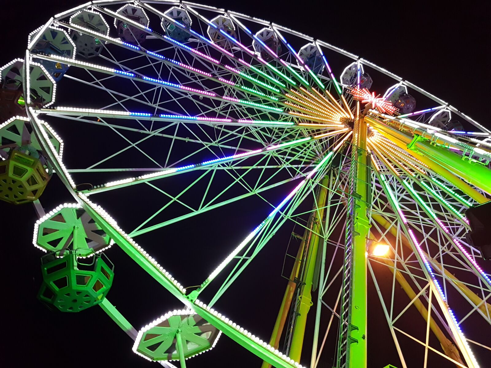 Samsung Galaxy S7 sample photo. Ferris wheel, hustle and photography