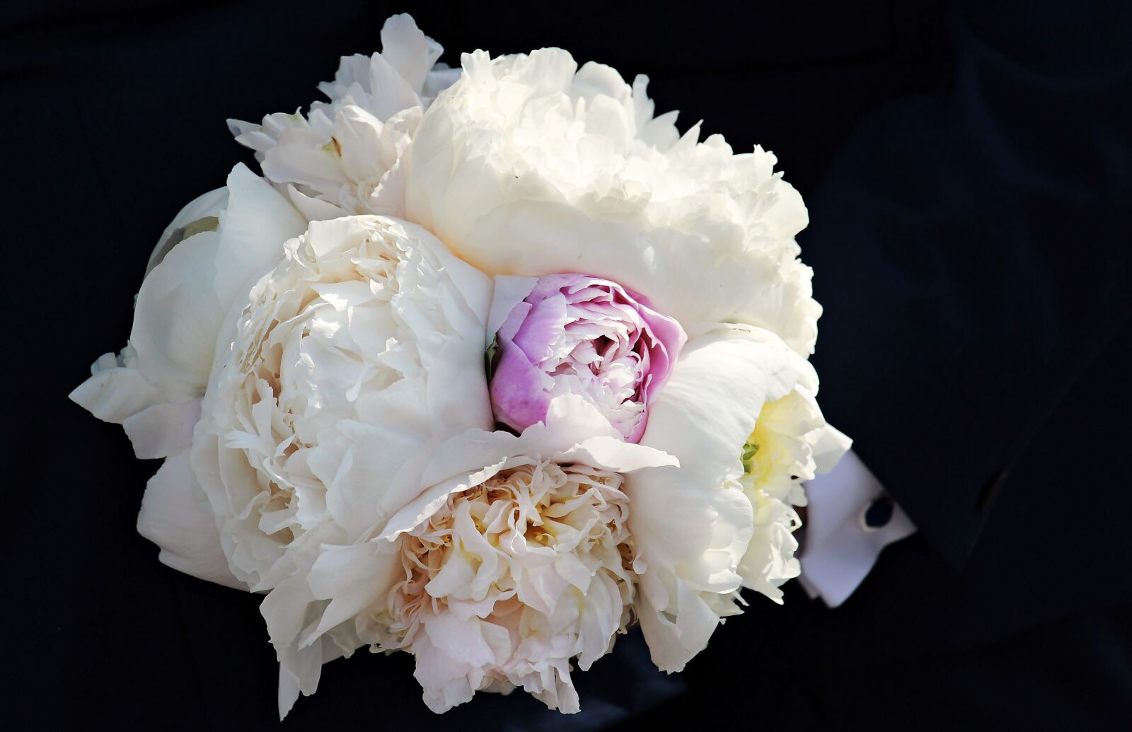 Canon EOS 100D (EOS Rebel SL1 / EOS Kiss X7) sample photo. Bridal bouquet, peony, bouquet photography