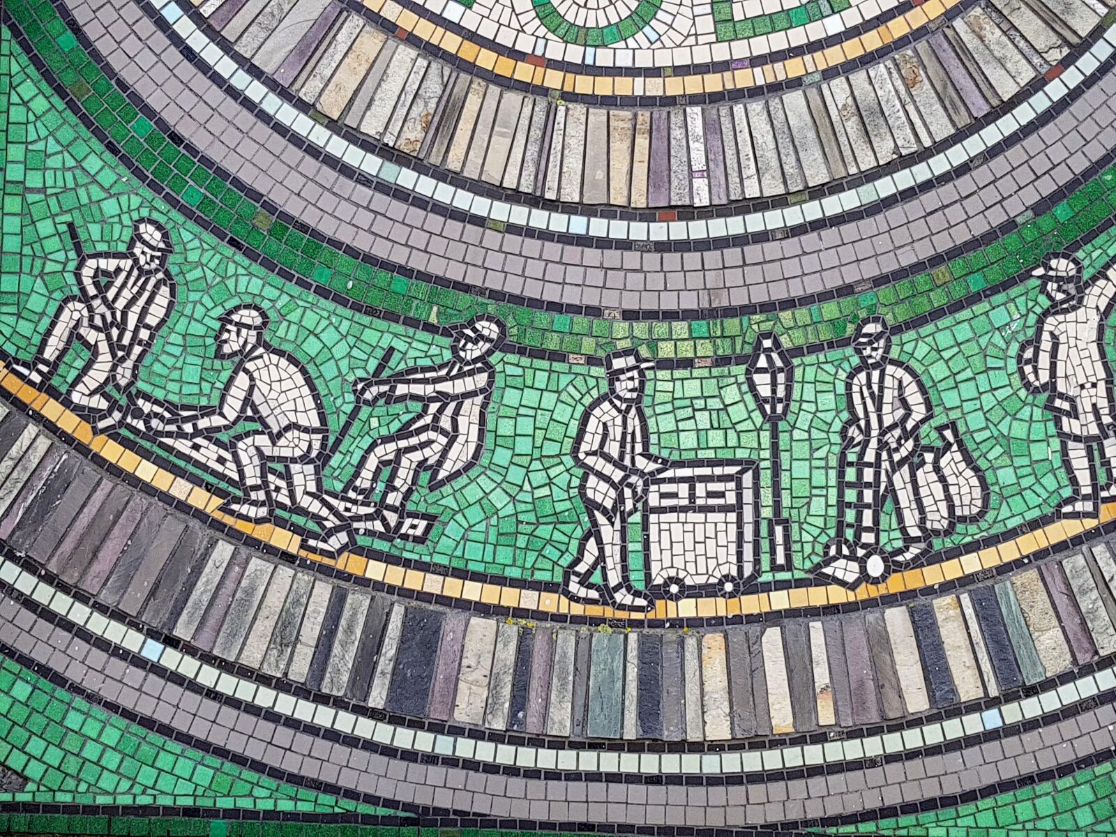 Samsung Galaxy S7 Edge sample photo. Mosaic, green, workers photography