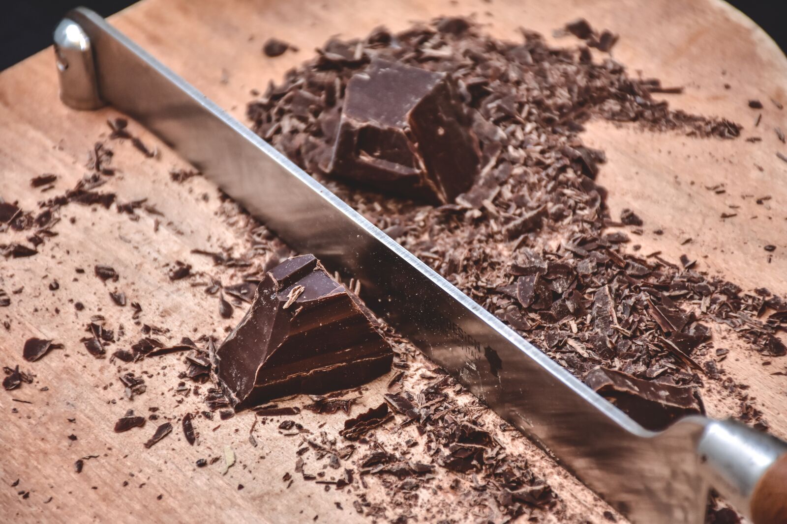 Nikon D7200 sample photo. Chocolate, scales, knife photography