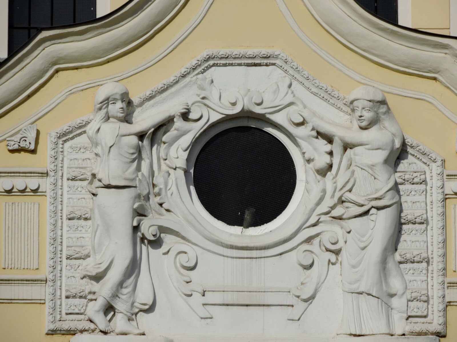 Nikon Coolpix P520 sample photo. Sculpture, architecture, art, marble photography
